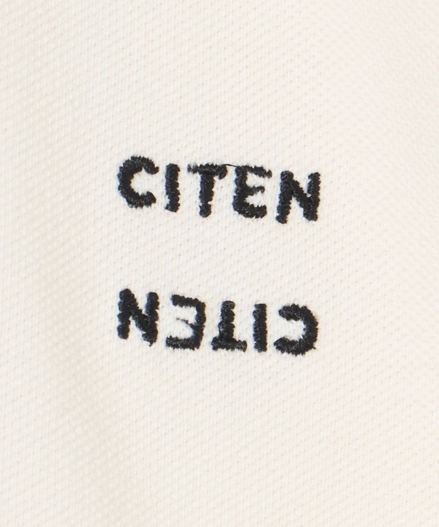 42176990111-d25.jpg