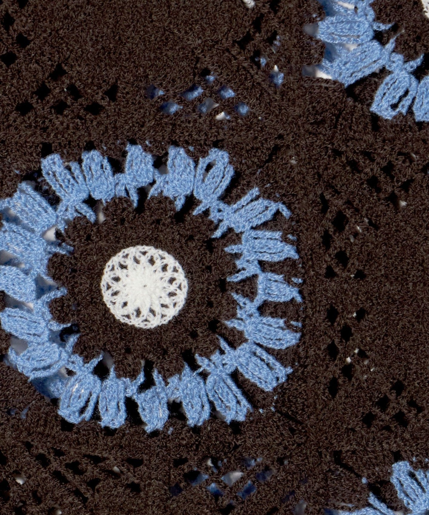 42186000007-d16.jpg
