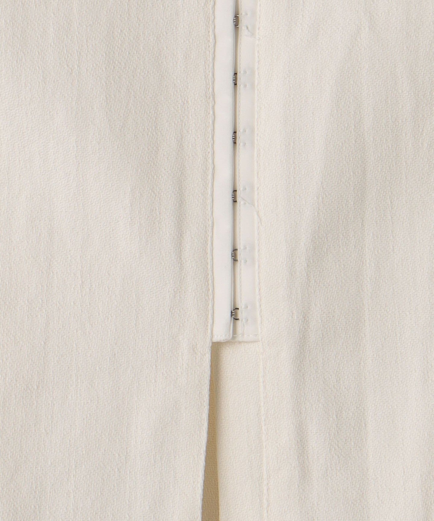 42256990063-d34.jpg