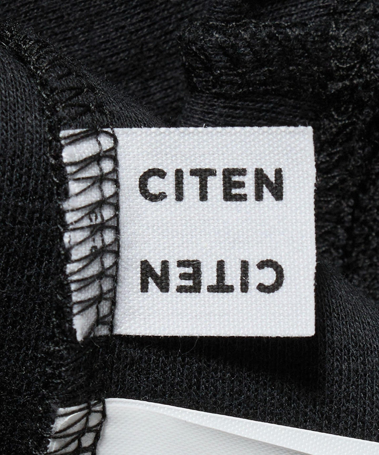 42266000019-d20.jpg