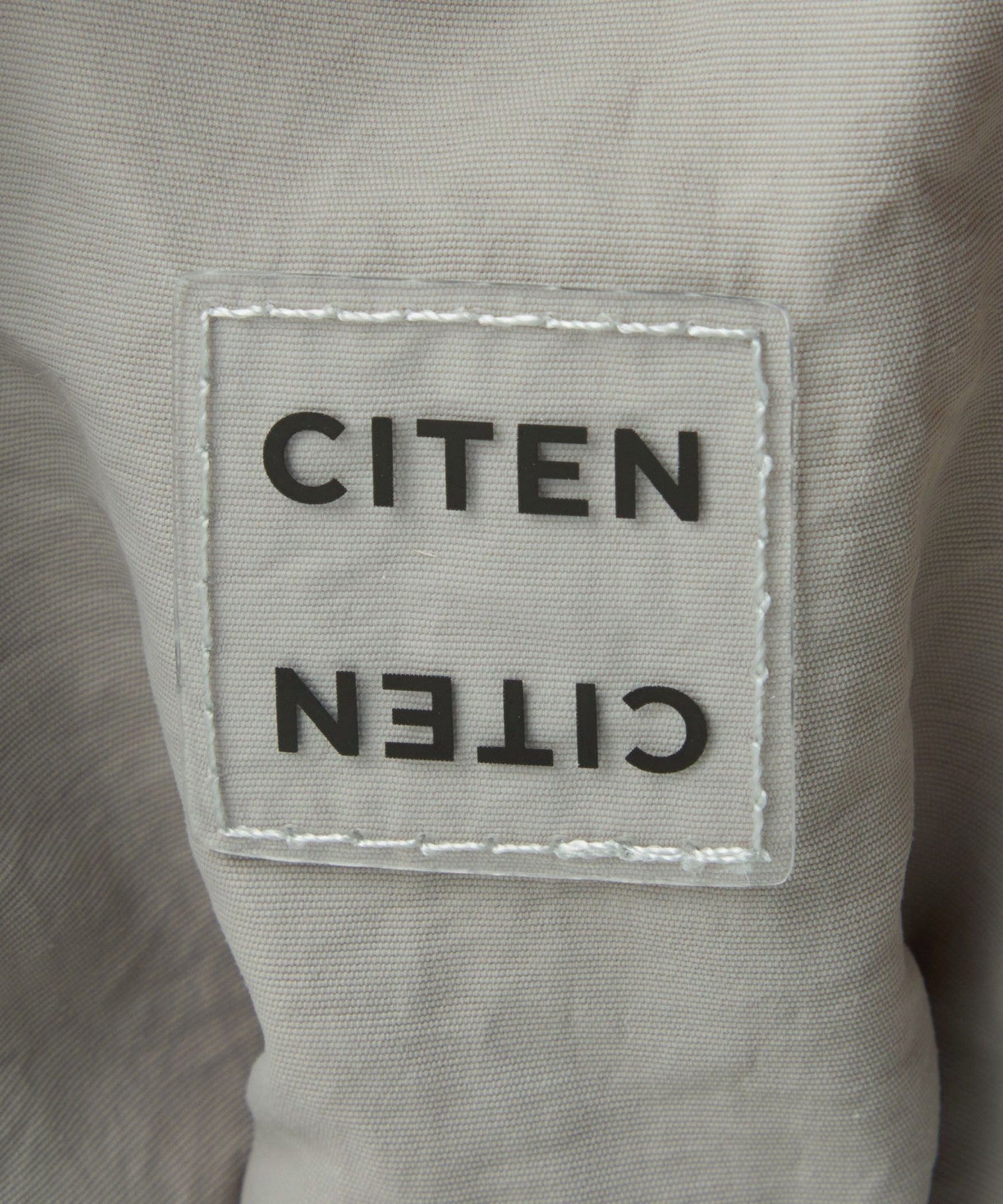 42326990203-d17.jpg
