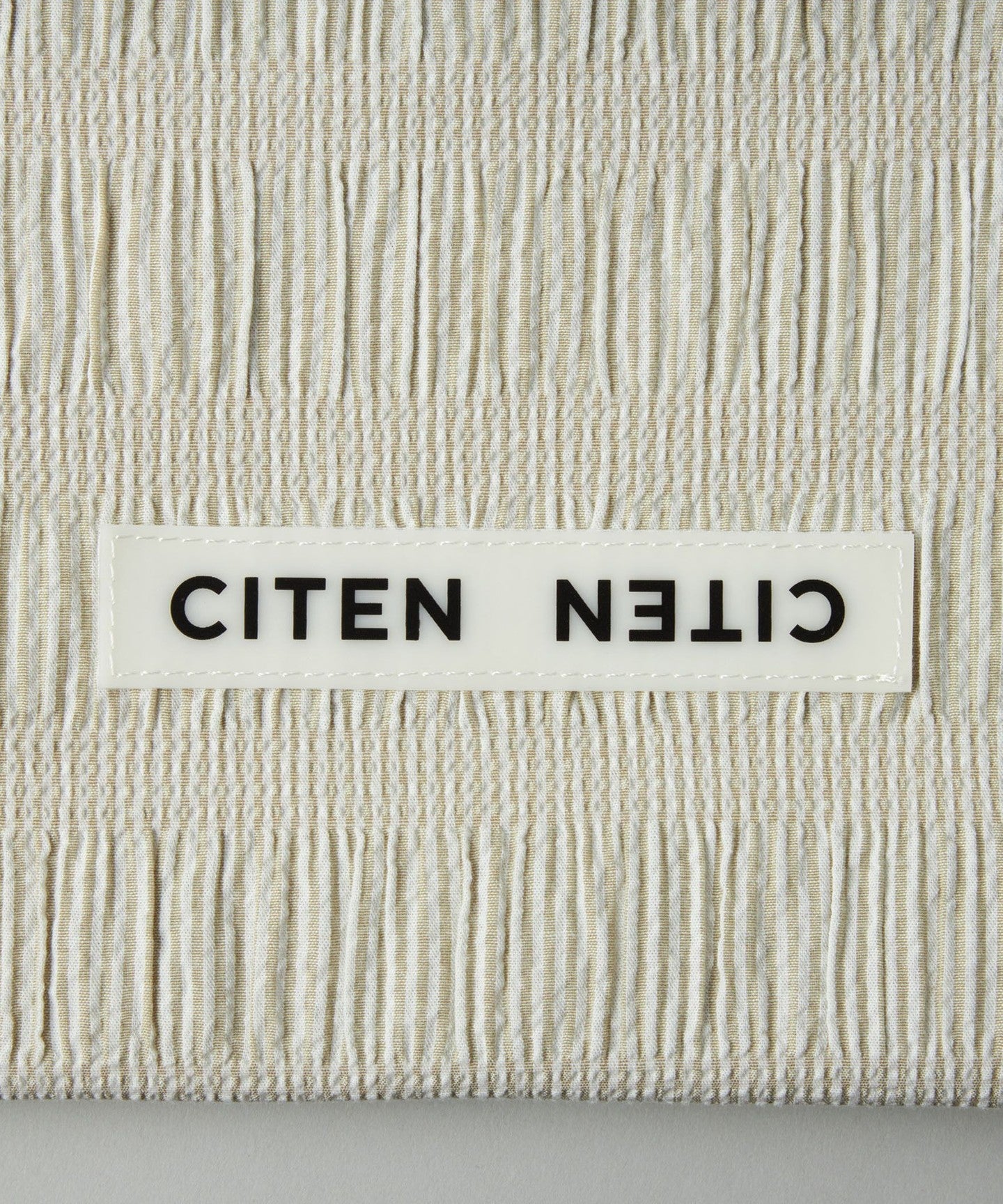 42326990229-d22.jpg