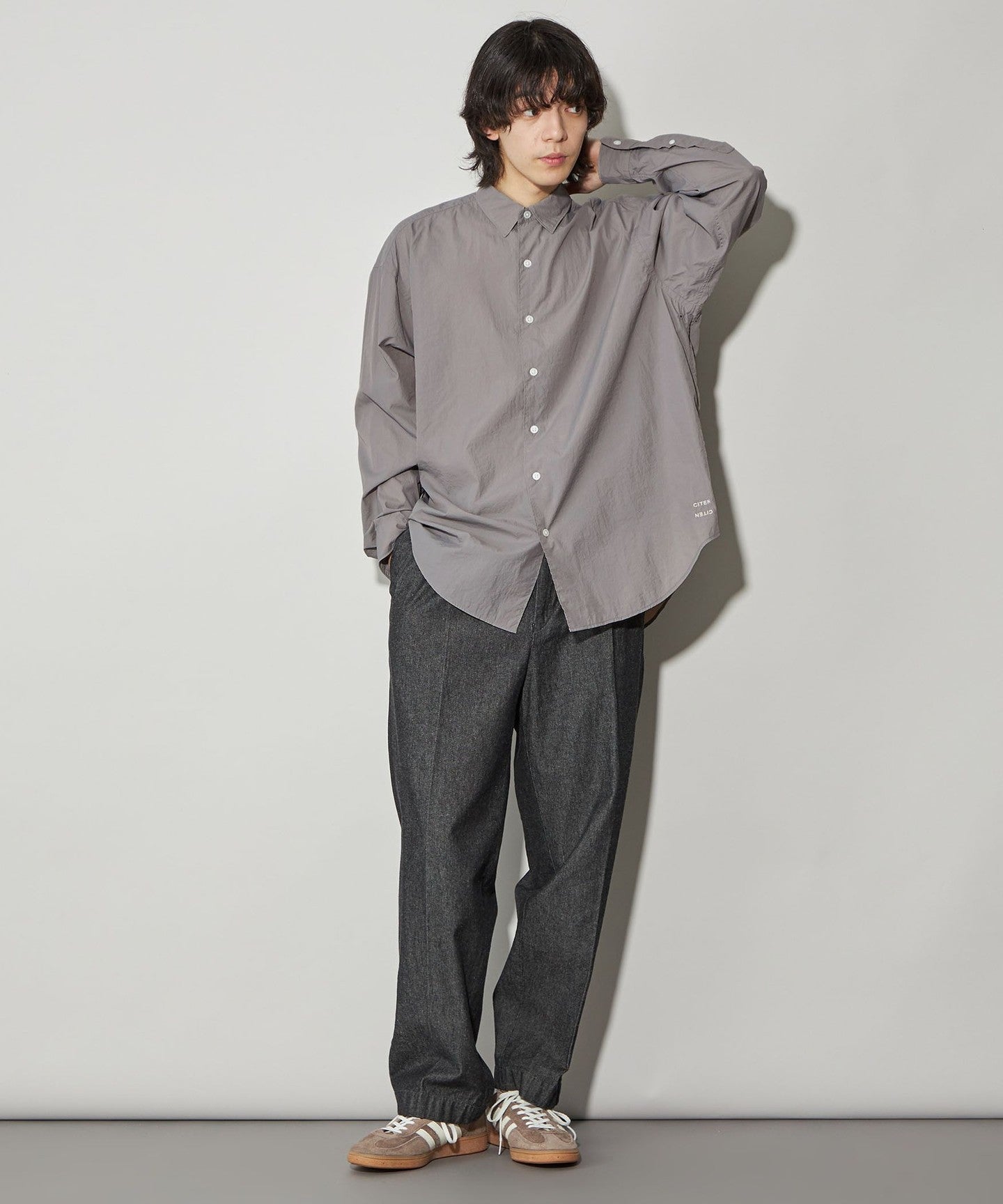 42516990052-d02.jpg
