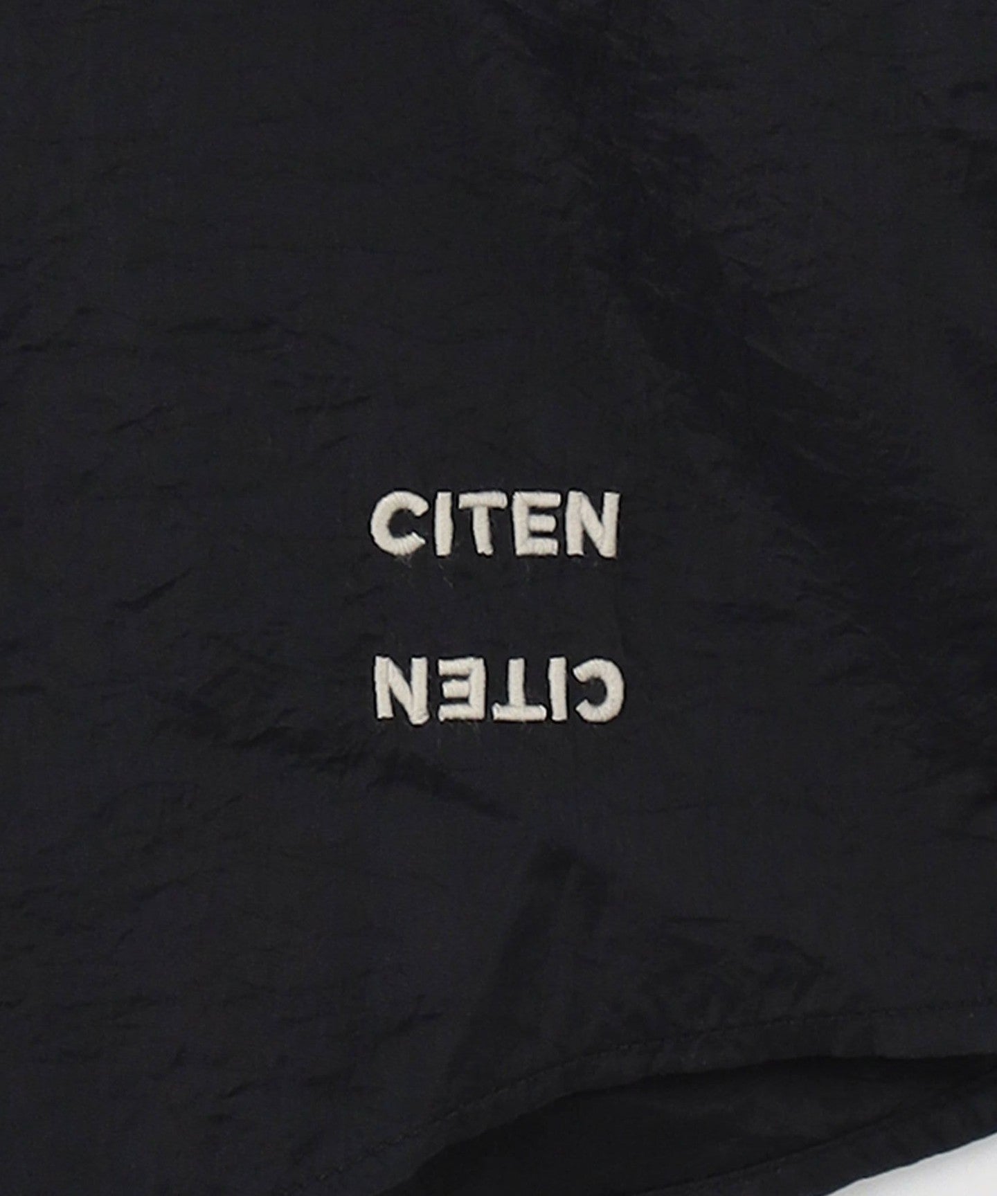 42516990052-d19.jpg