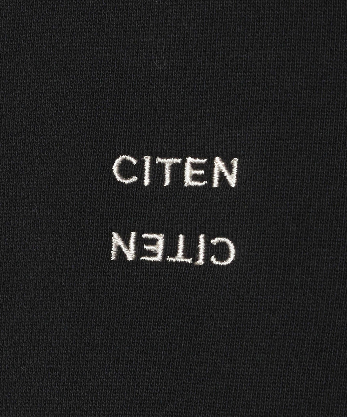 42526000008-d20.jpg