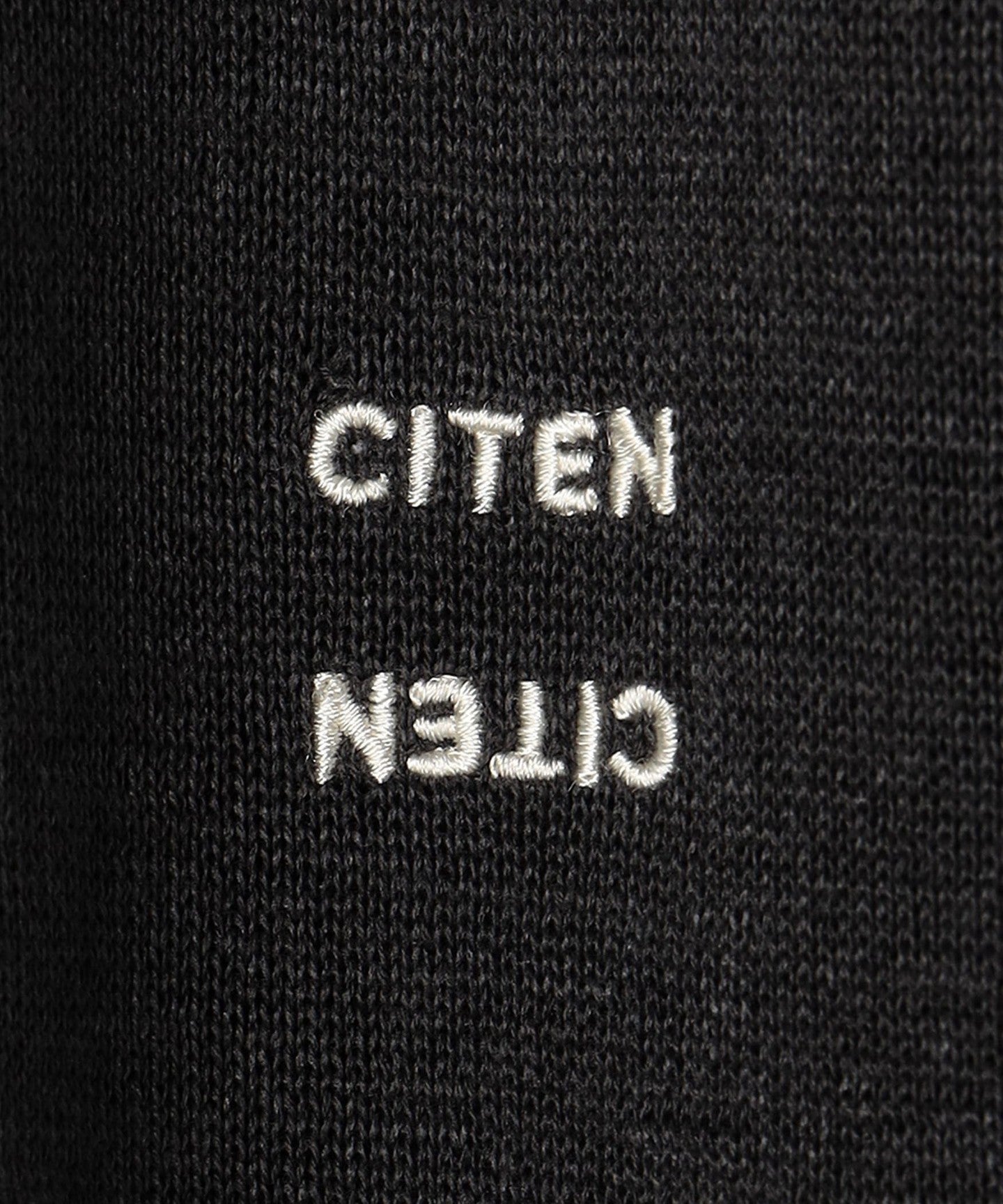 42531400020-d30.jpg