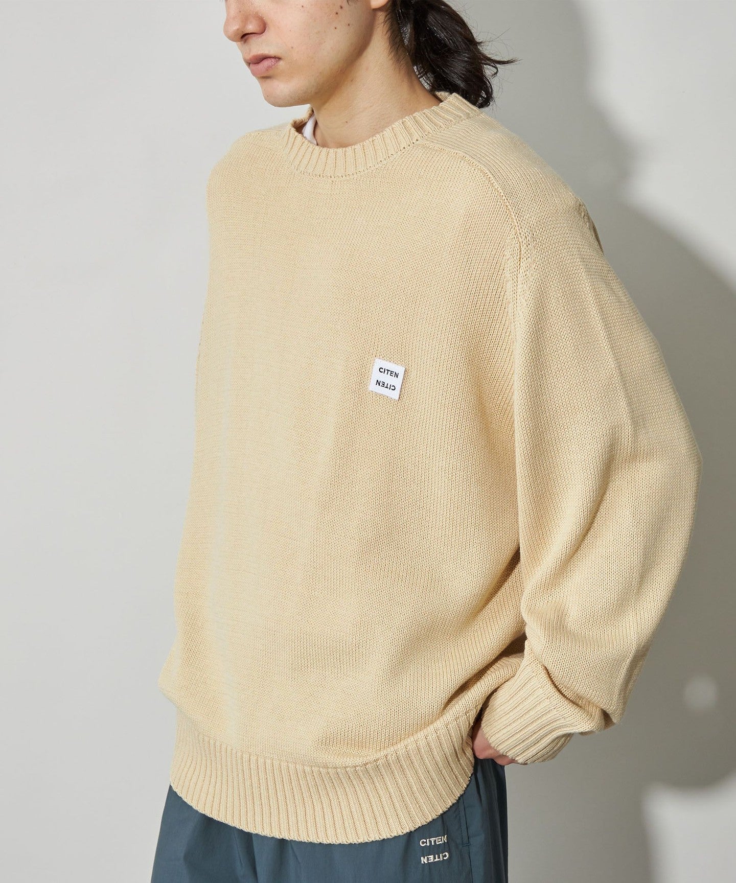 42536990023-23.jpg