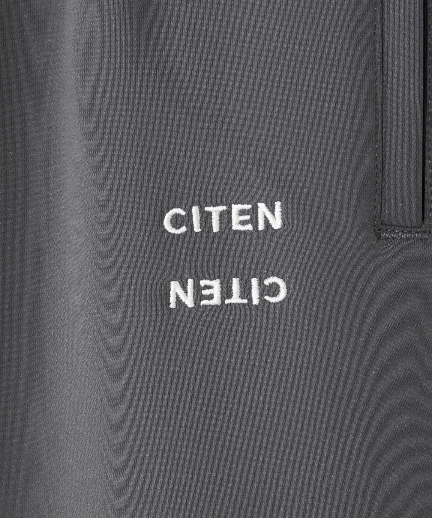 42541400107-d18.jpg