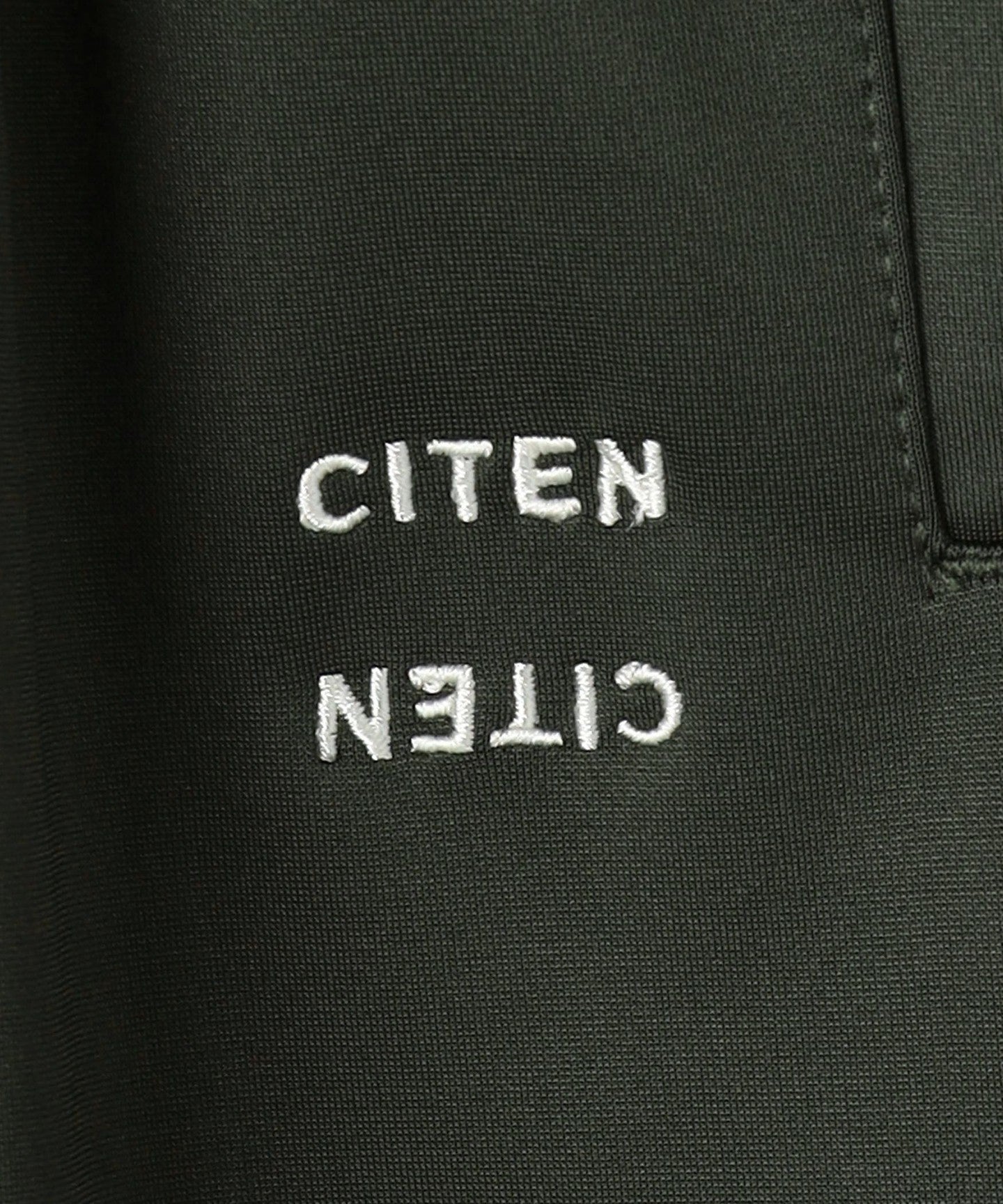 42541400107-d28.jpg