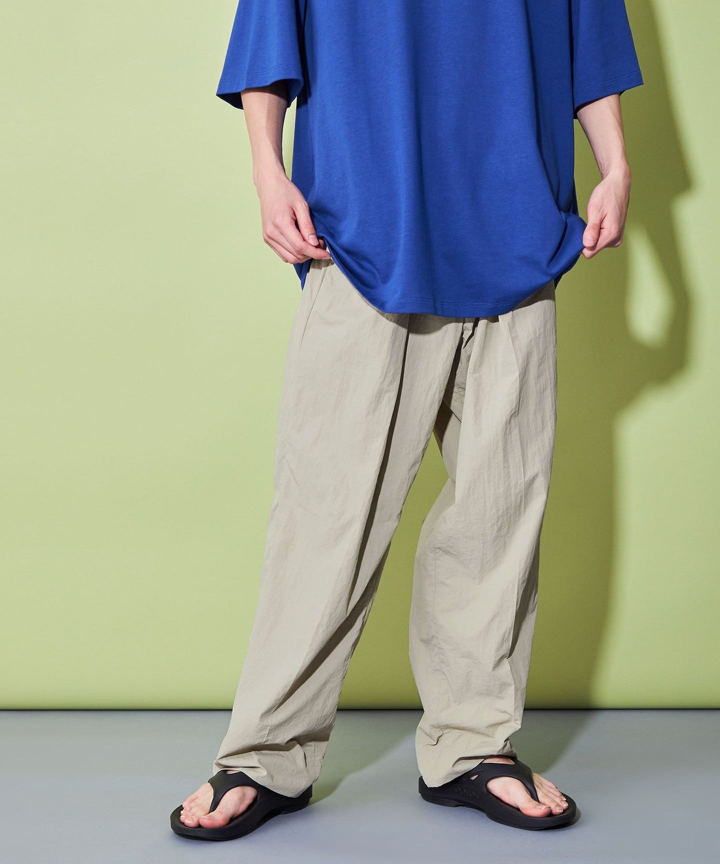 42546990097-d04.jpg