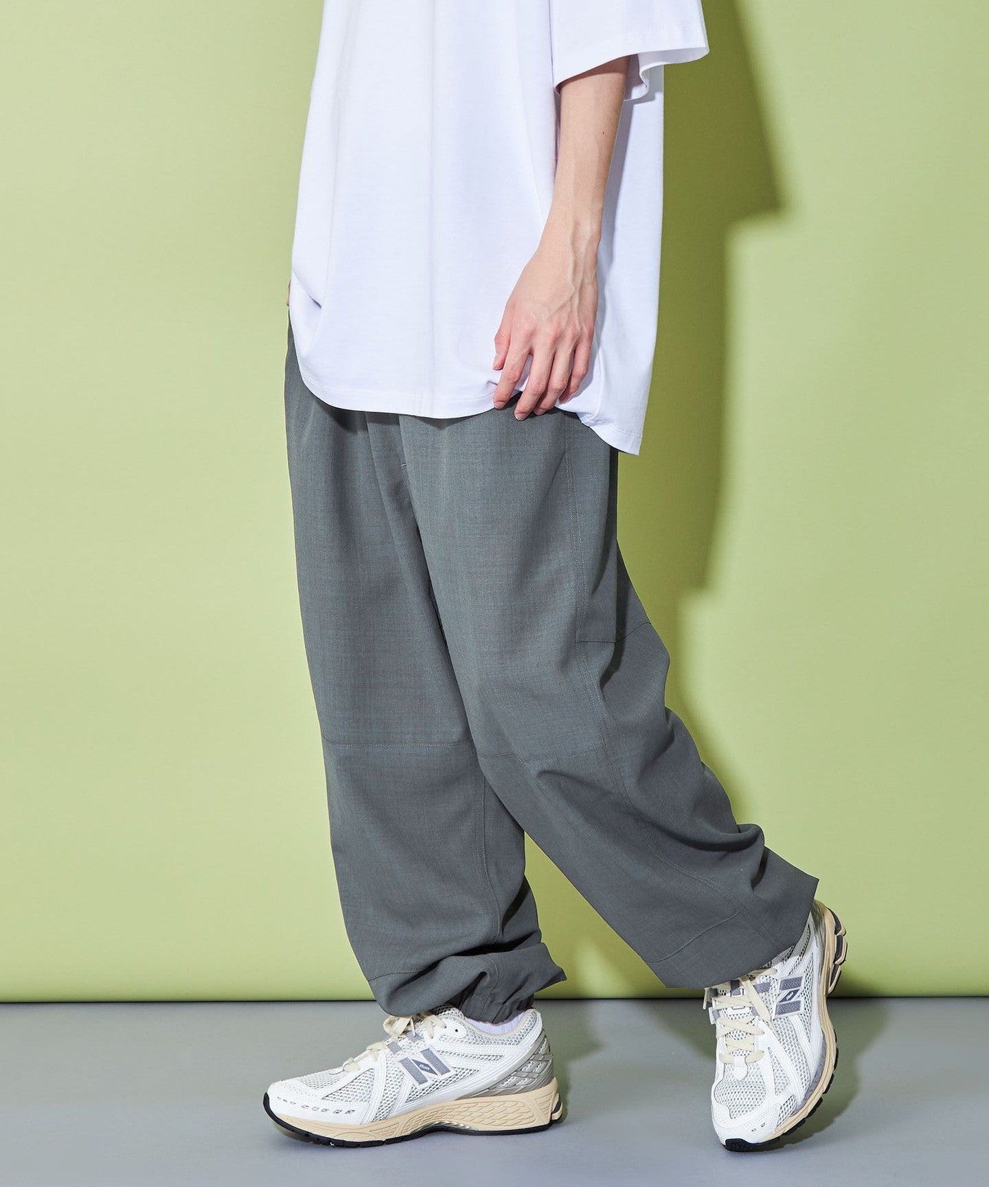 42546990098-d01.jpg