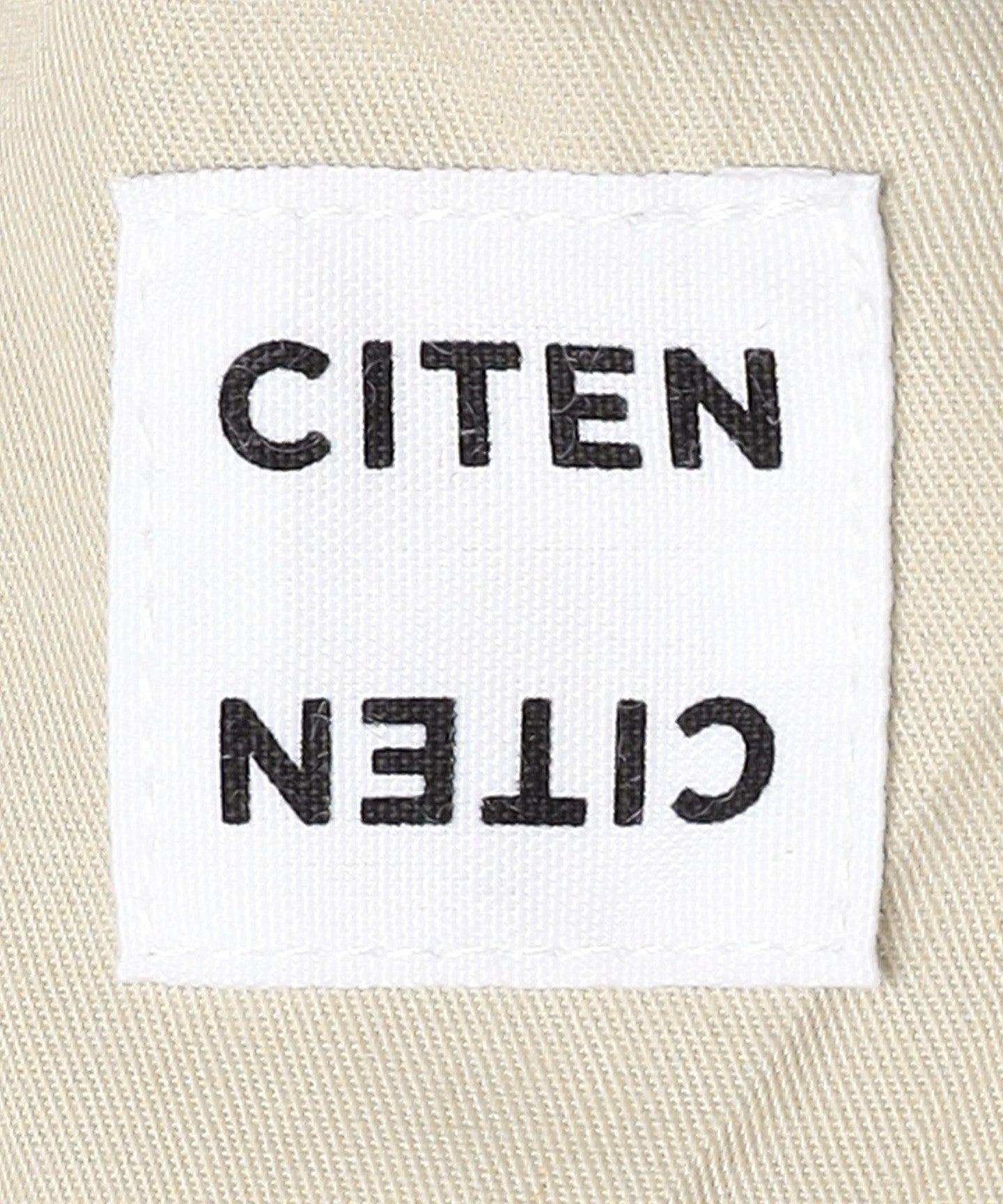 42546990102-d31.jpg