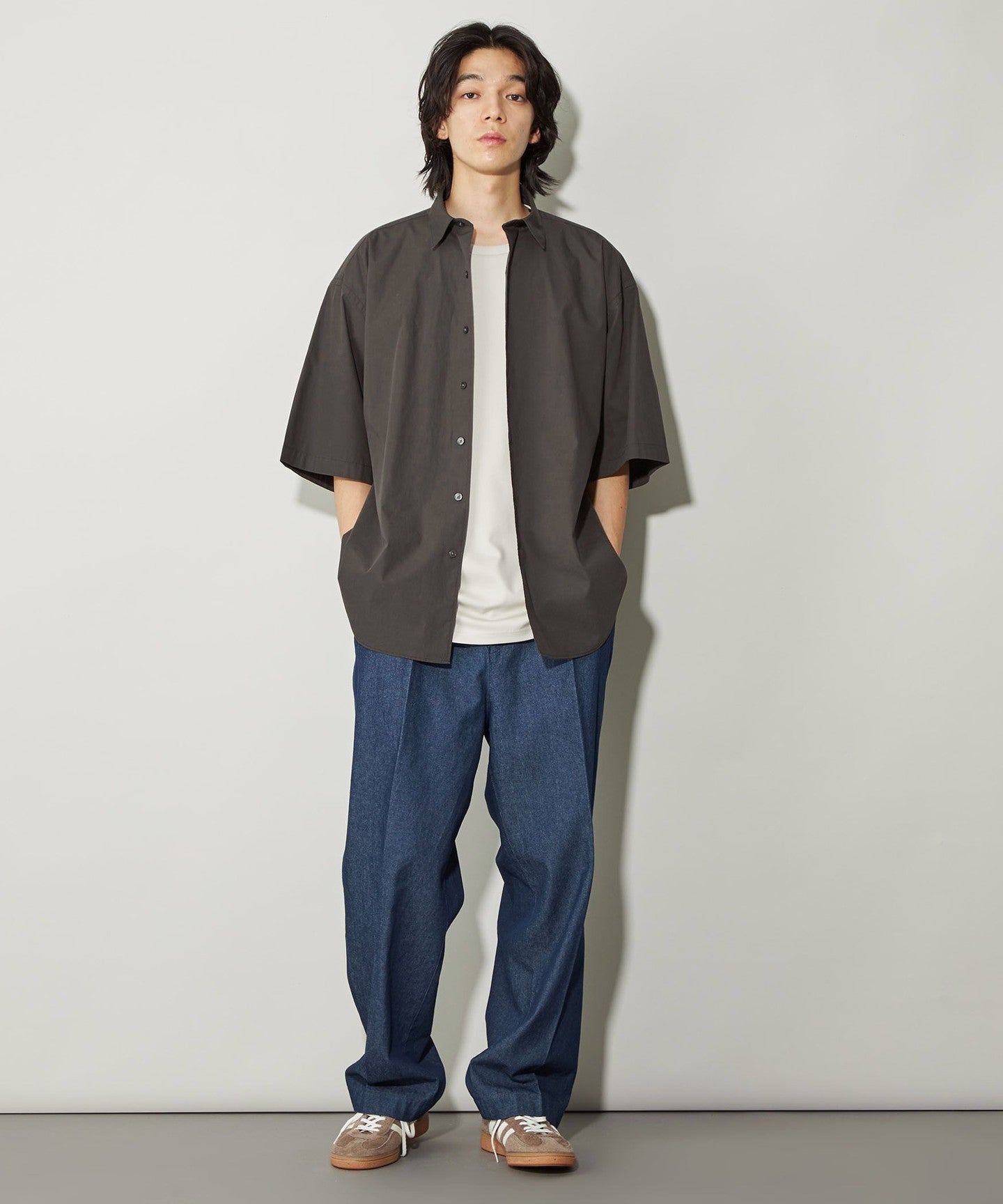 42566990023-d08.jpg