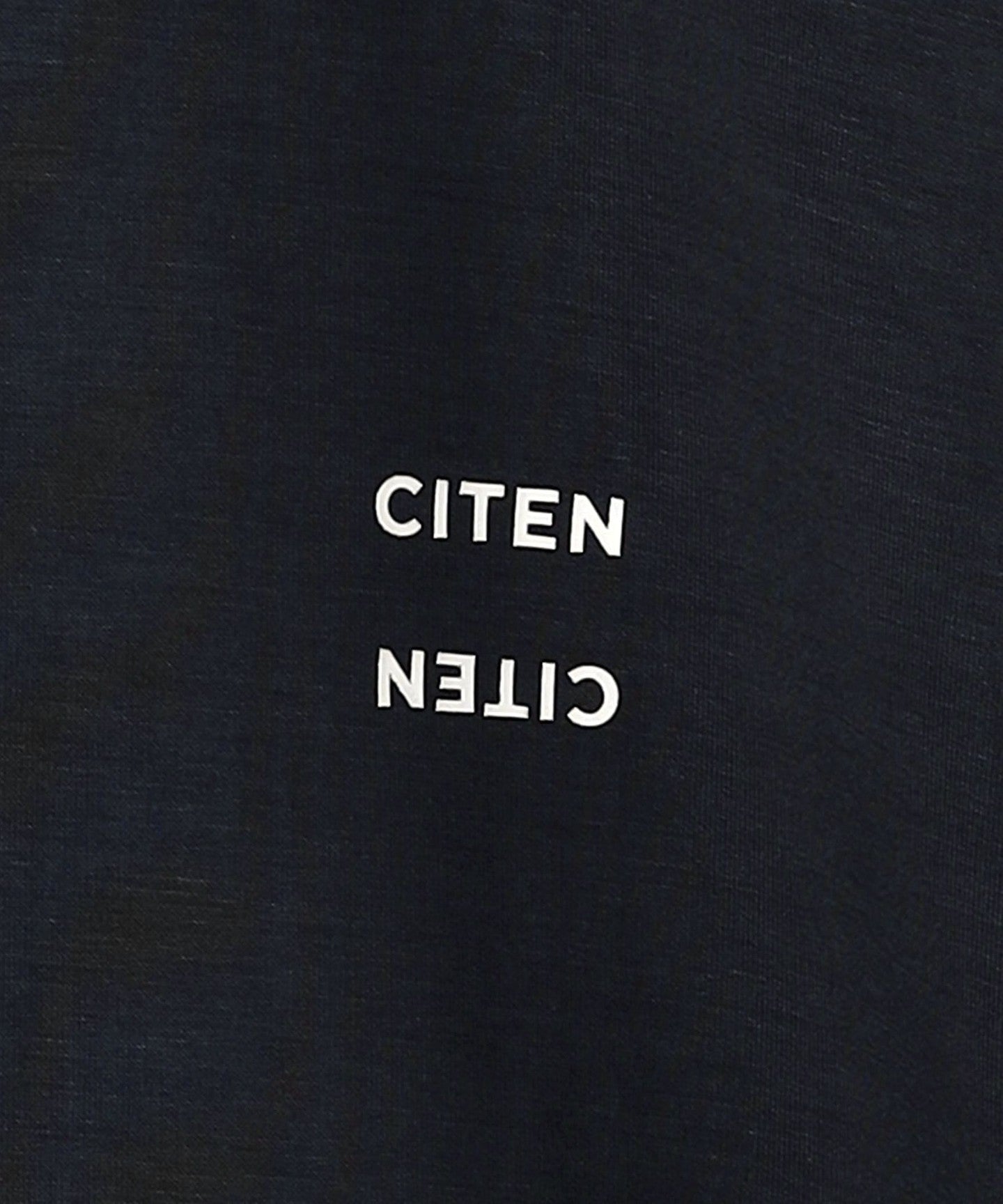 42571400043-d23.jpg