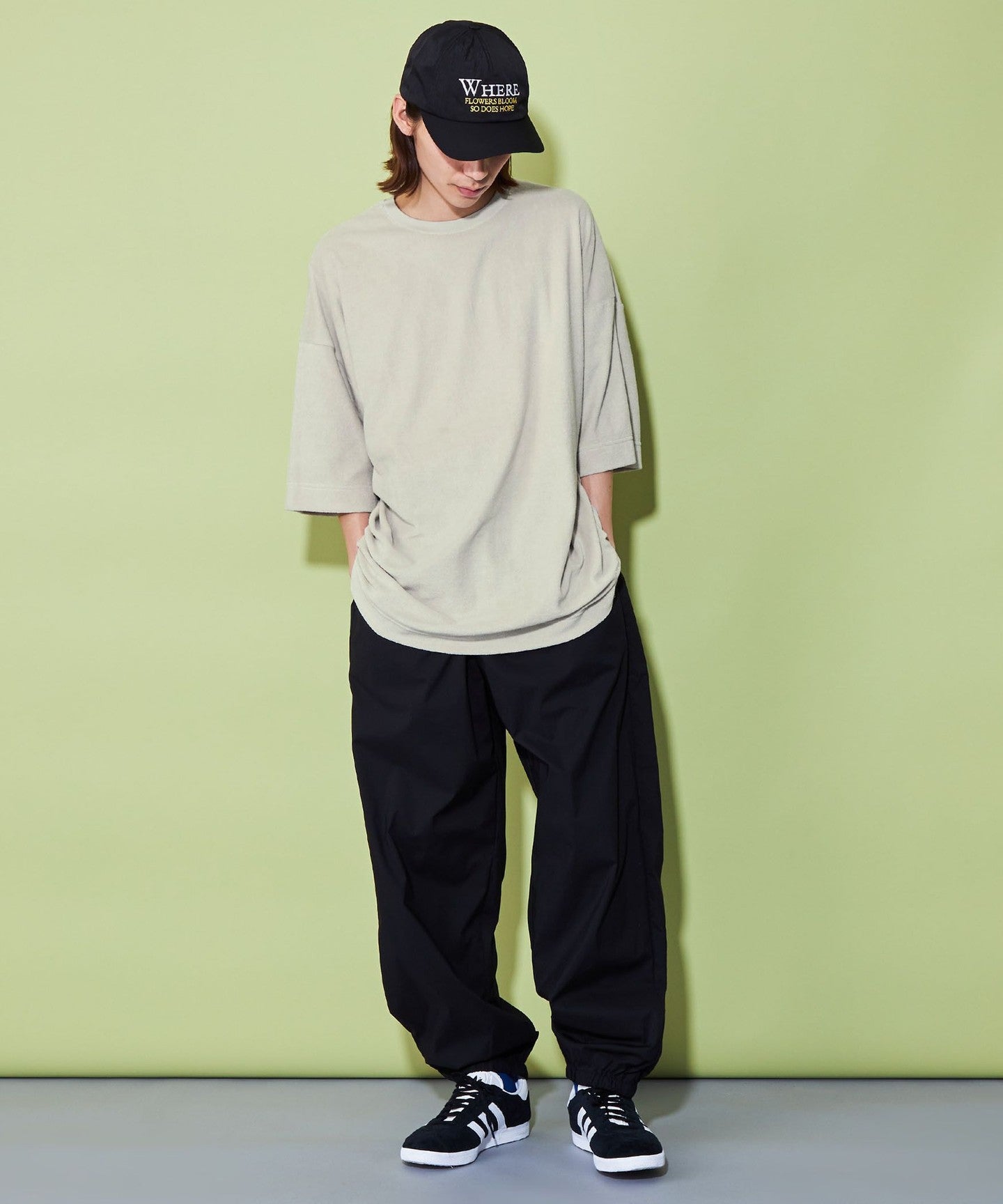 42571400052-d03.jpg