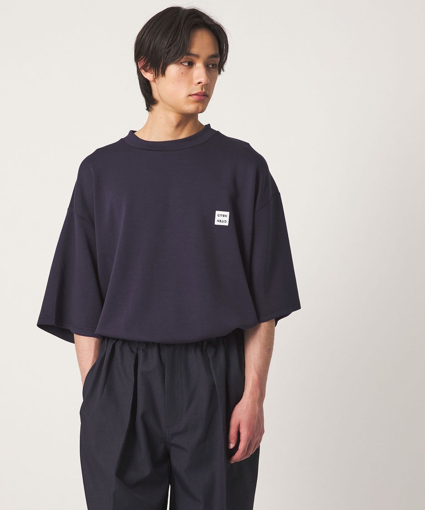 42576000018-79.jpg