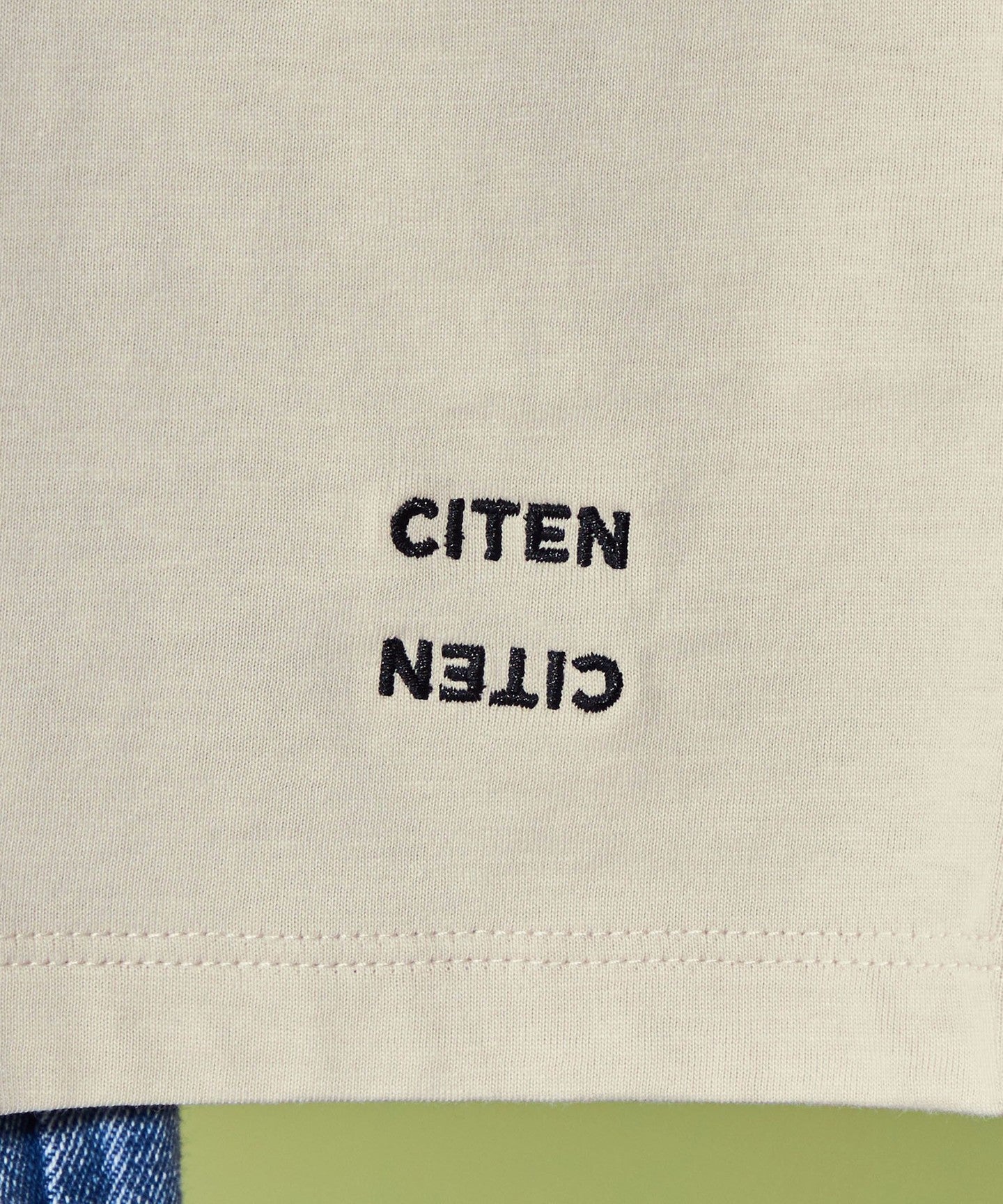 42576990025-d25.jpg