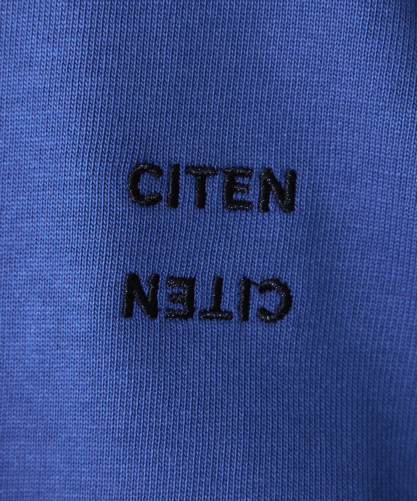 42576990026-d30.jpg