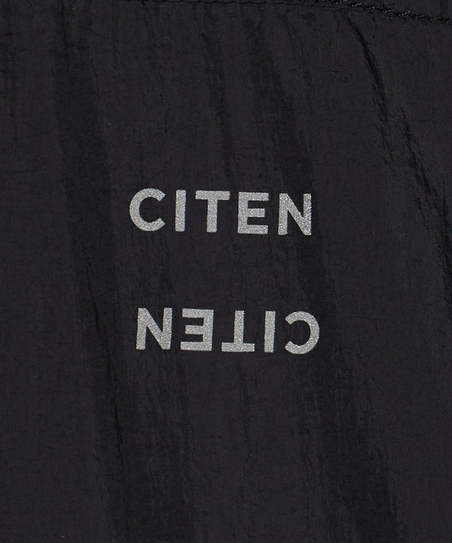 42656990054-d13.jpg