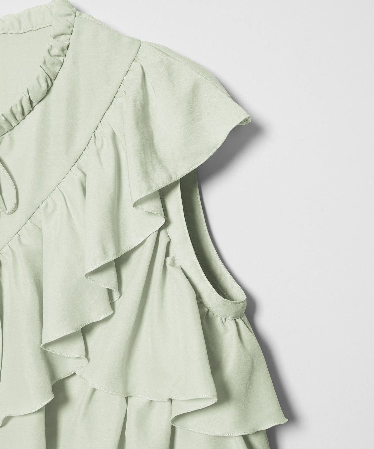 <EMMEL REFINES> EM Fibril Satin Frill Blouse