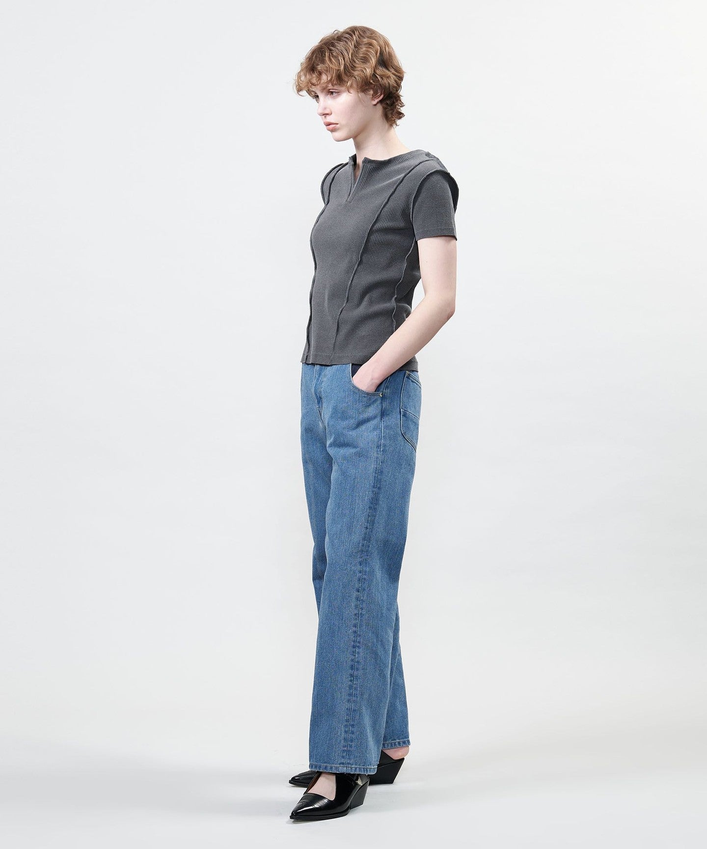 54172710207-d01.jpg