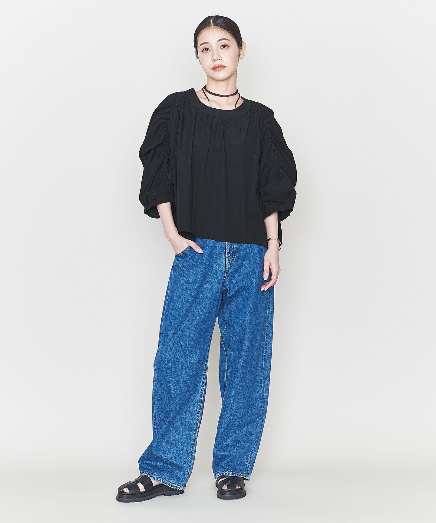 54212700255-d15.jpg