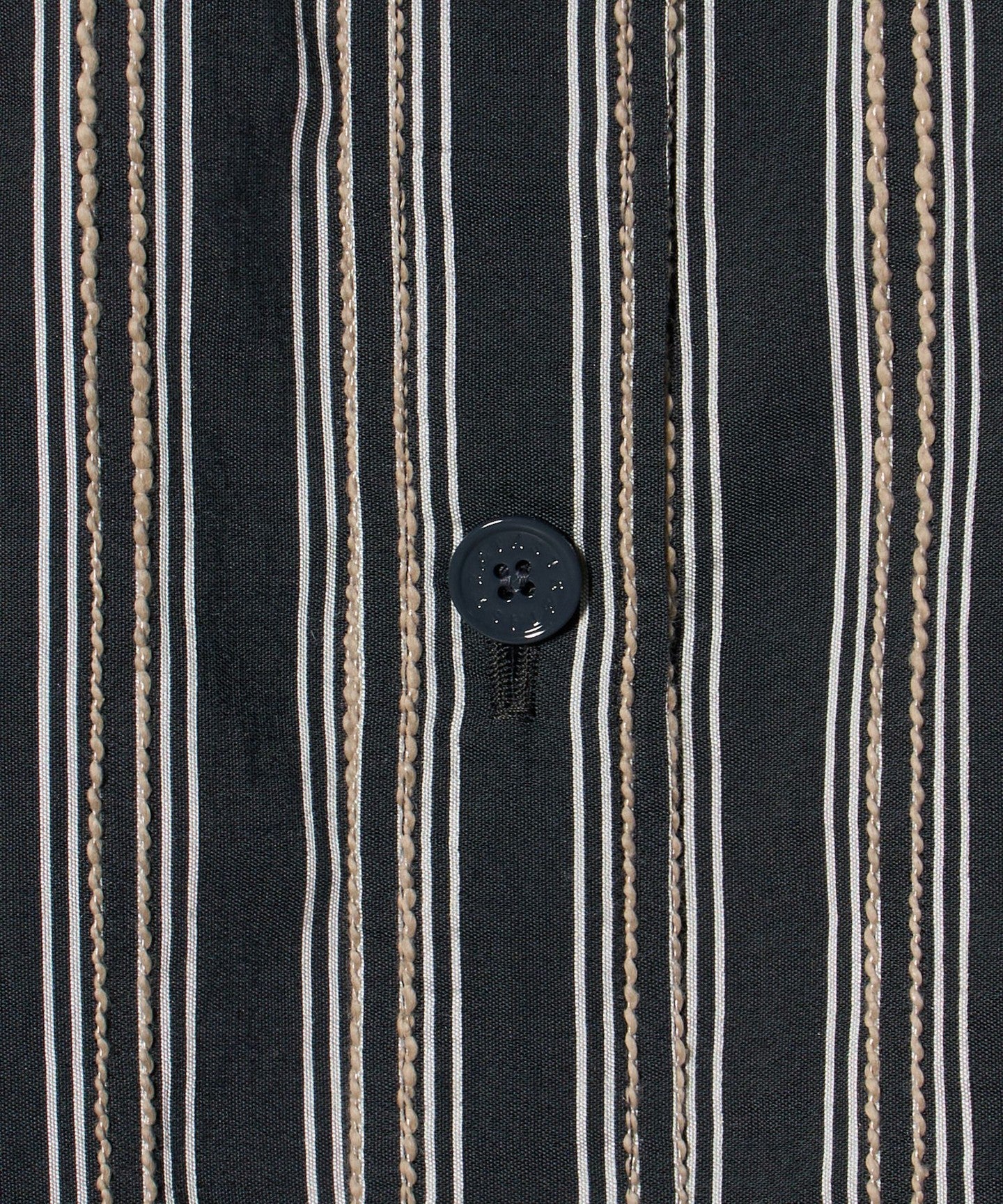 54212990036-d12.jpg