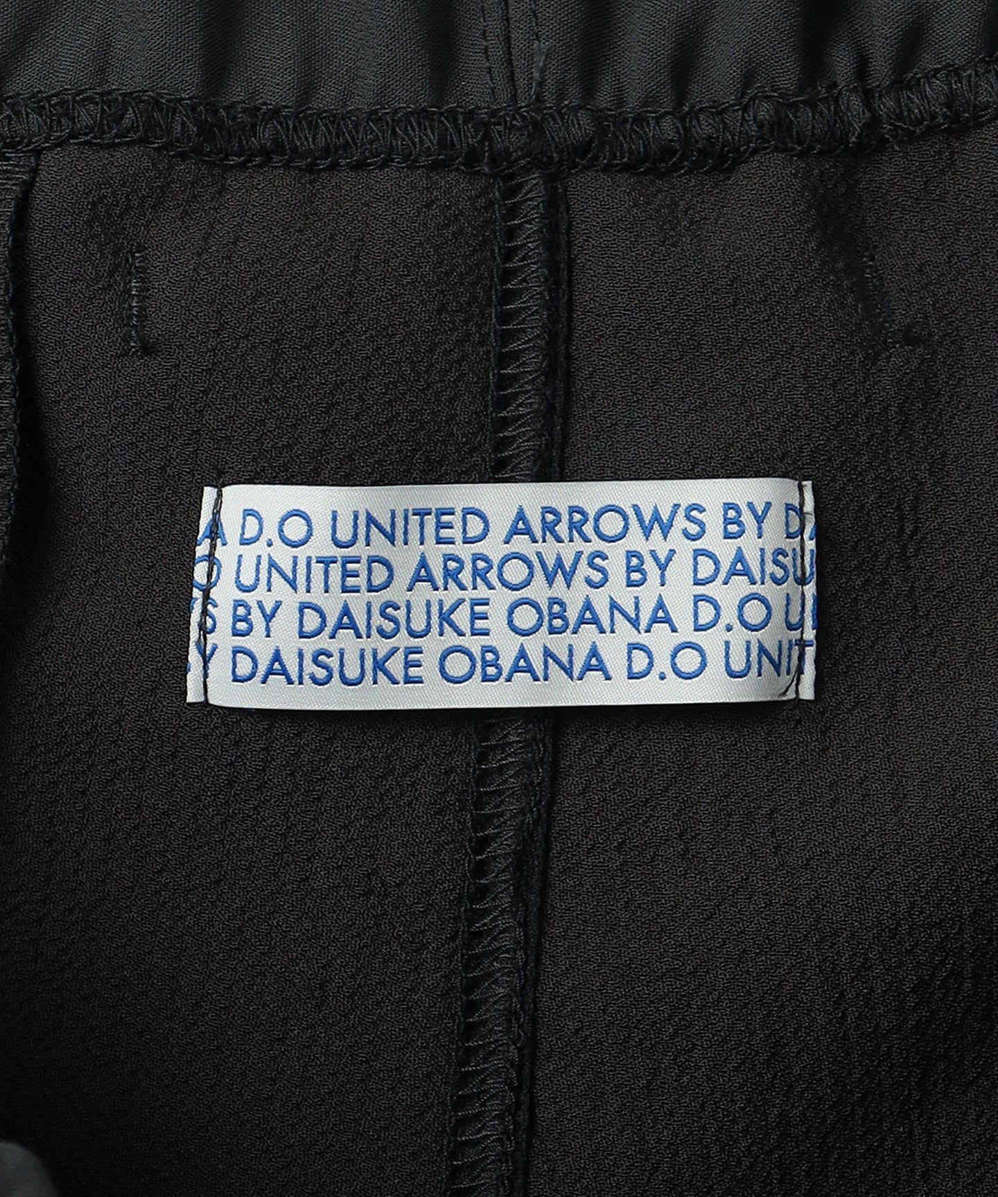 55142990860-d30.jpg