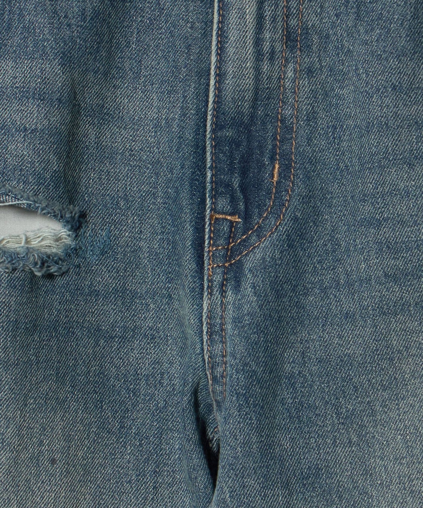 56141990152-d17.jpg