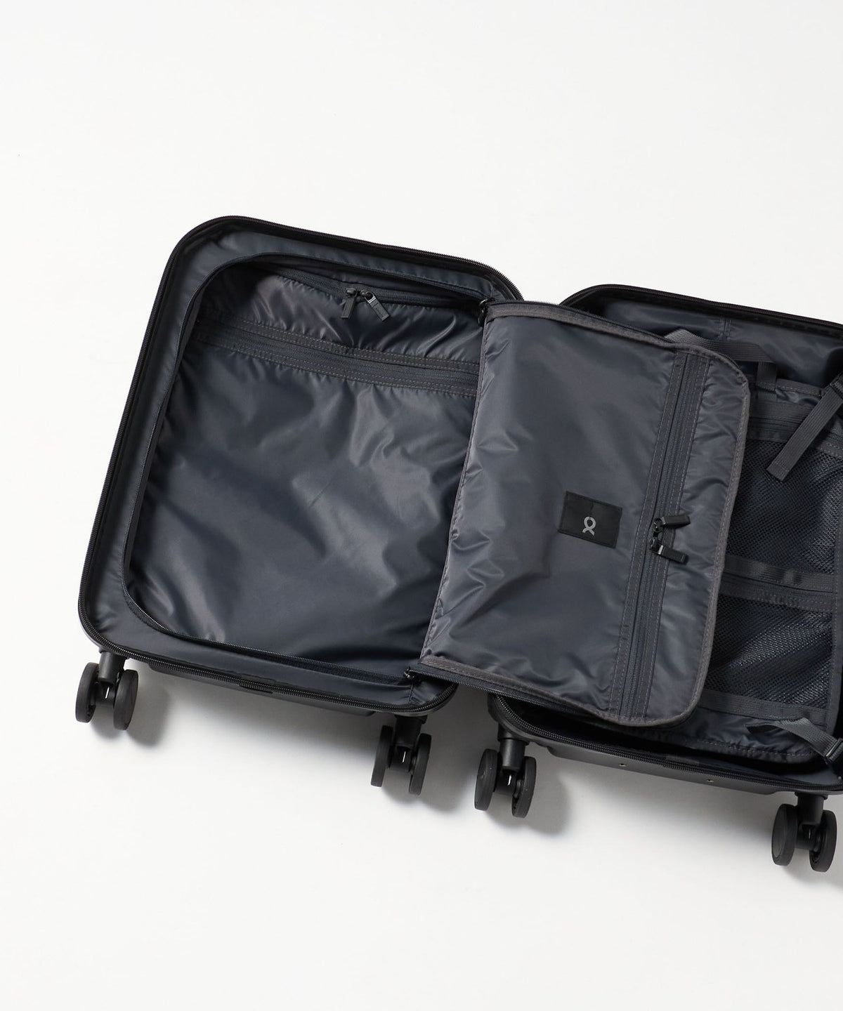 ＜MONOLITH＞SUITCASE PRO OCTA 30/Maleta