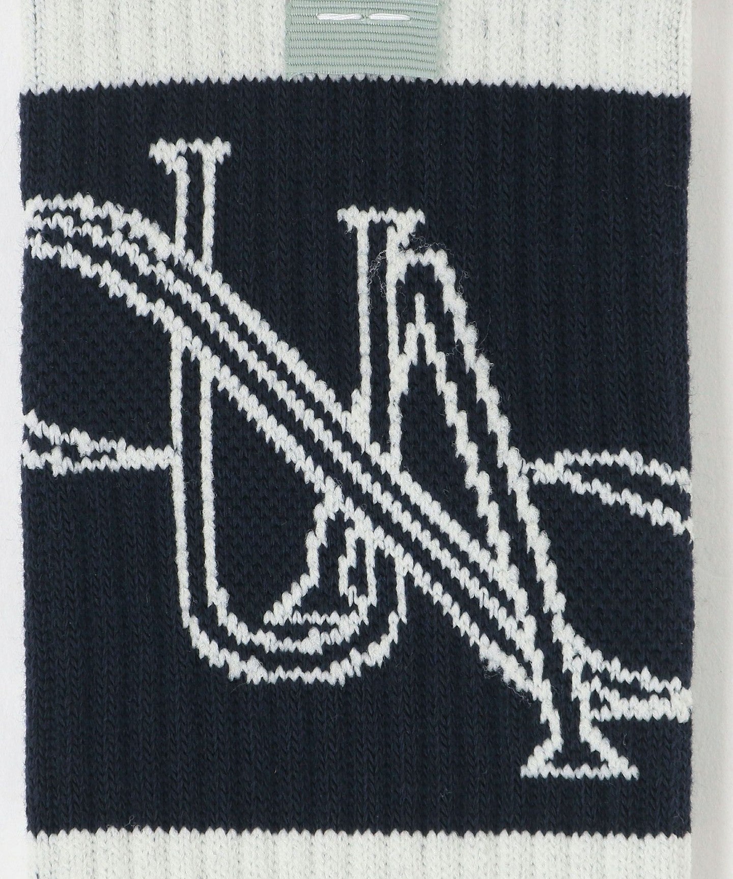 60356990025-d02.jpg
