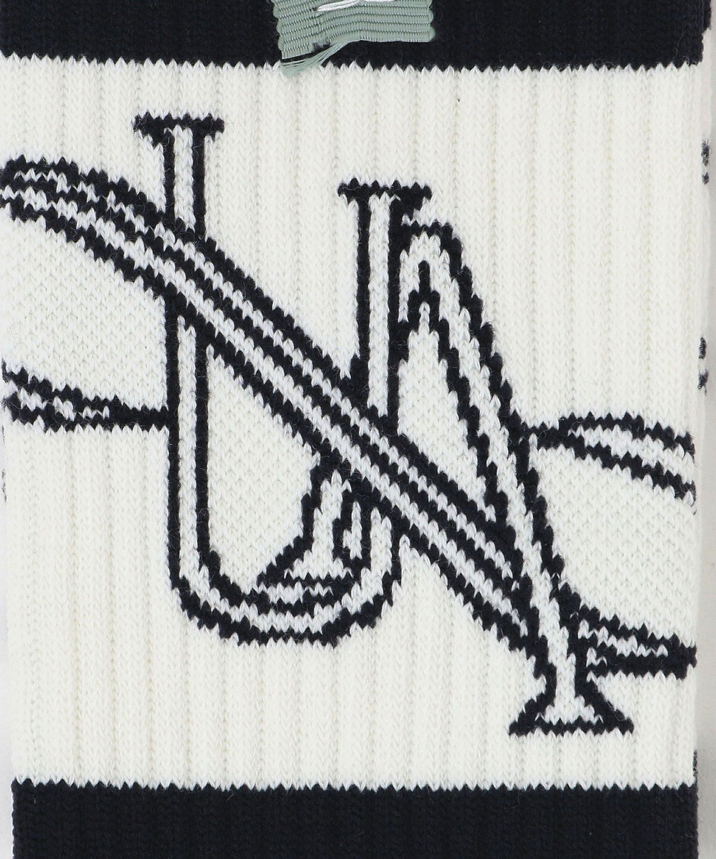 60356990025-d04.jpg