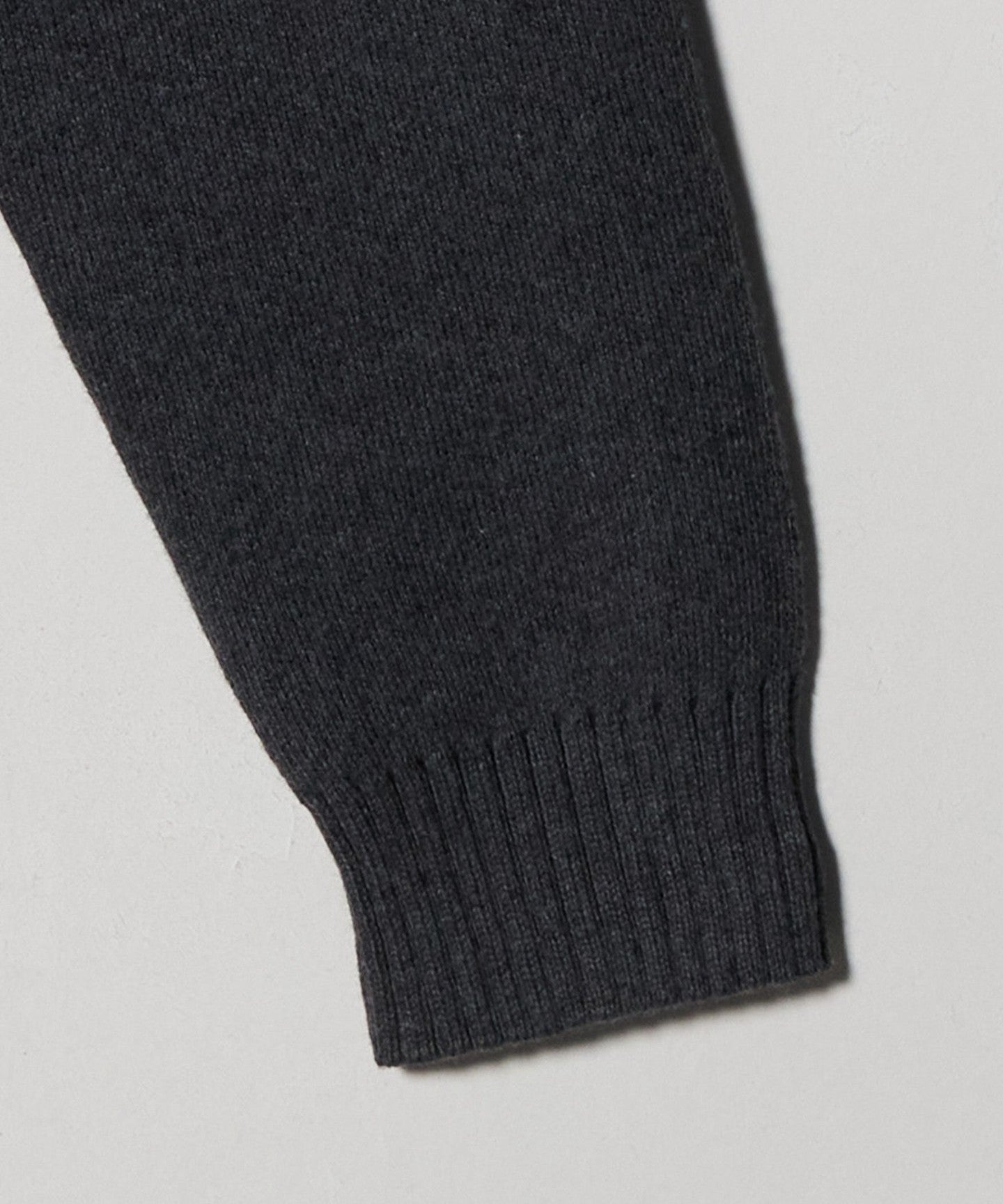 61136990073-d12.jpg