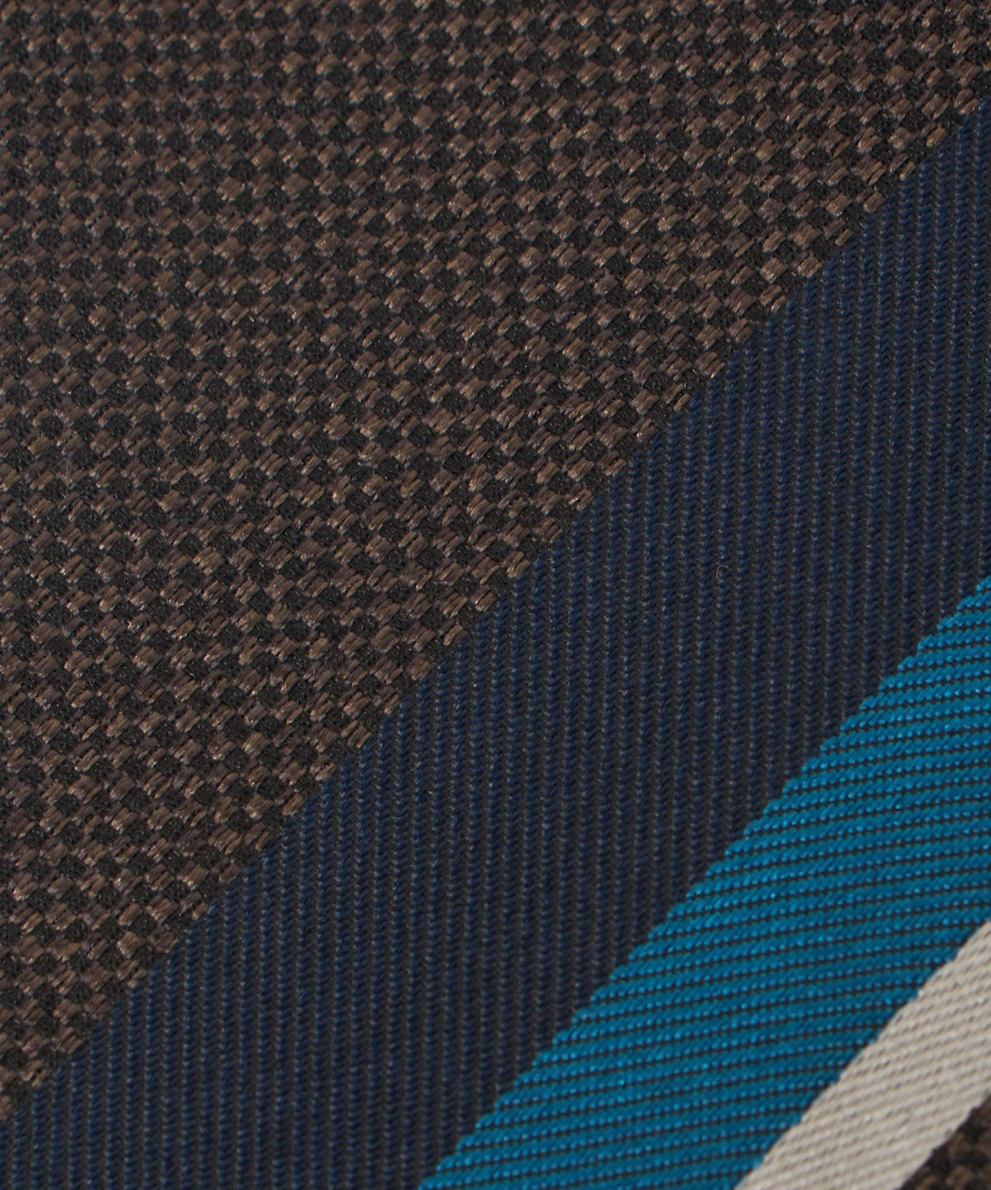 61346000029-d03.jpg