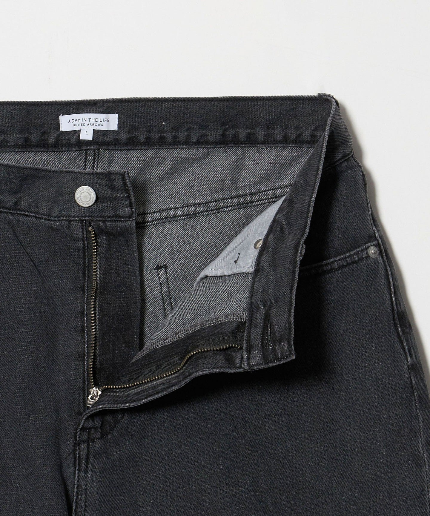 62146000069-d12.jpg