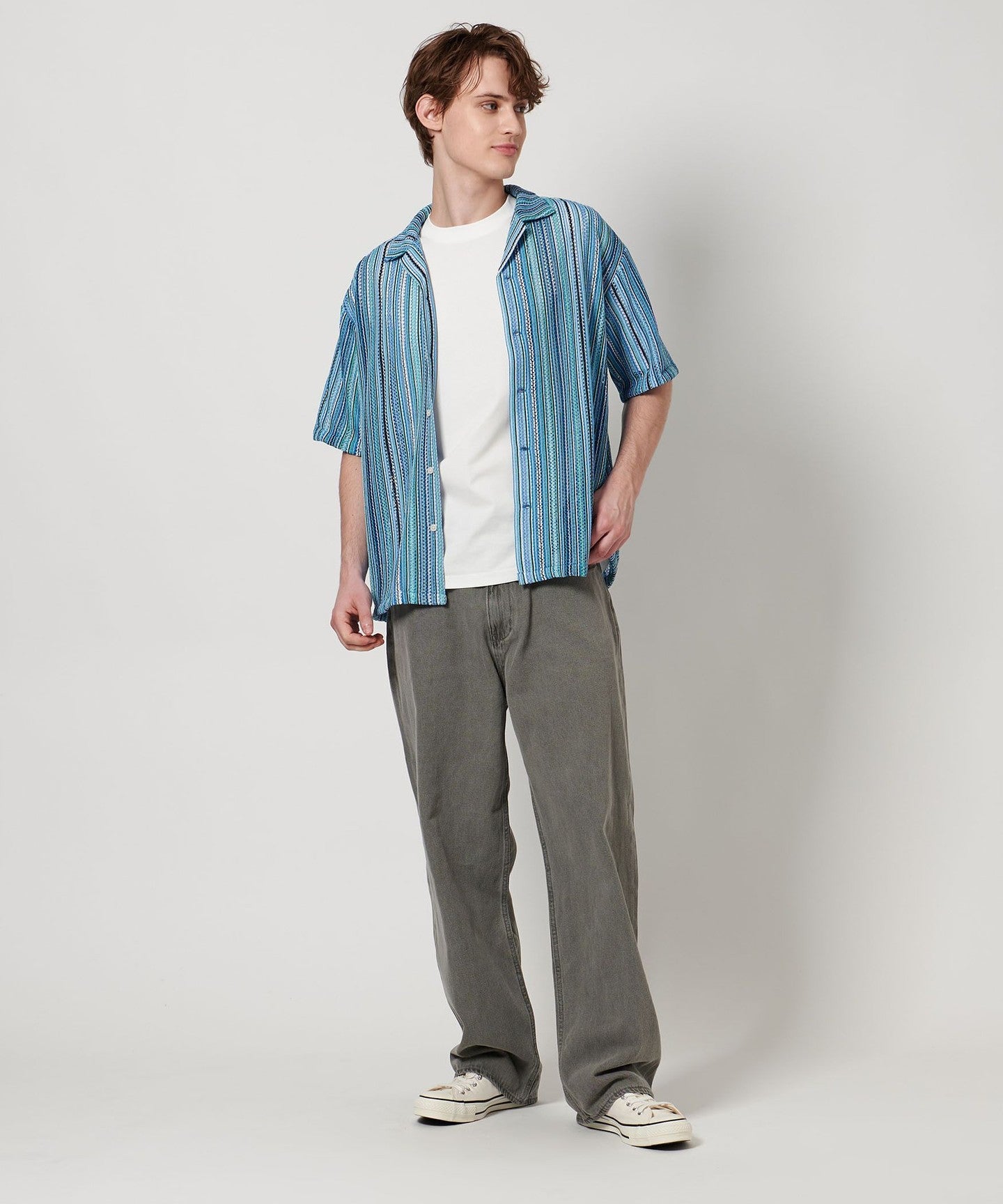 62166990832-d02.jpg