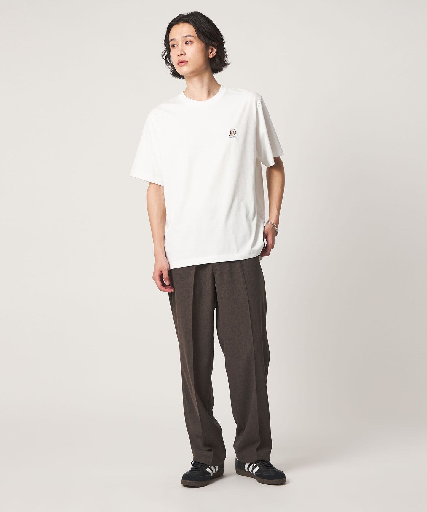 62176000042-d02.jpg