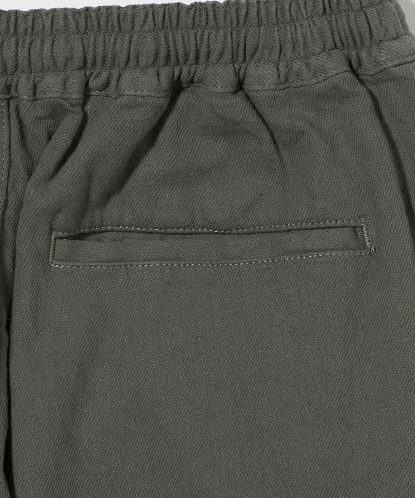 62196990552-d12.jpg