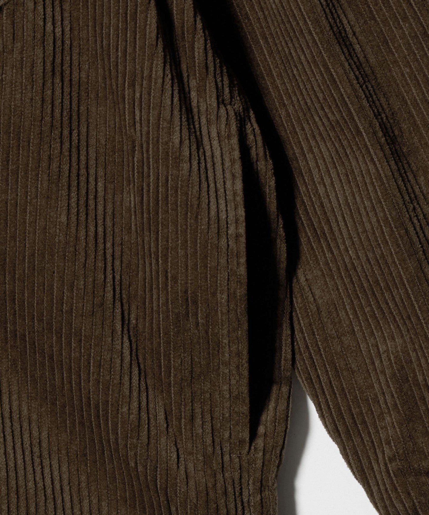 62256000008-d16.jpg