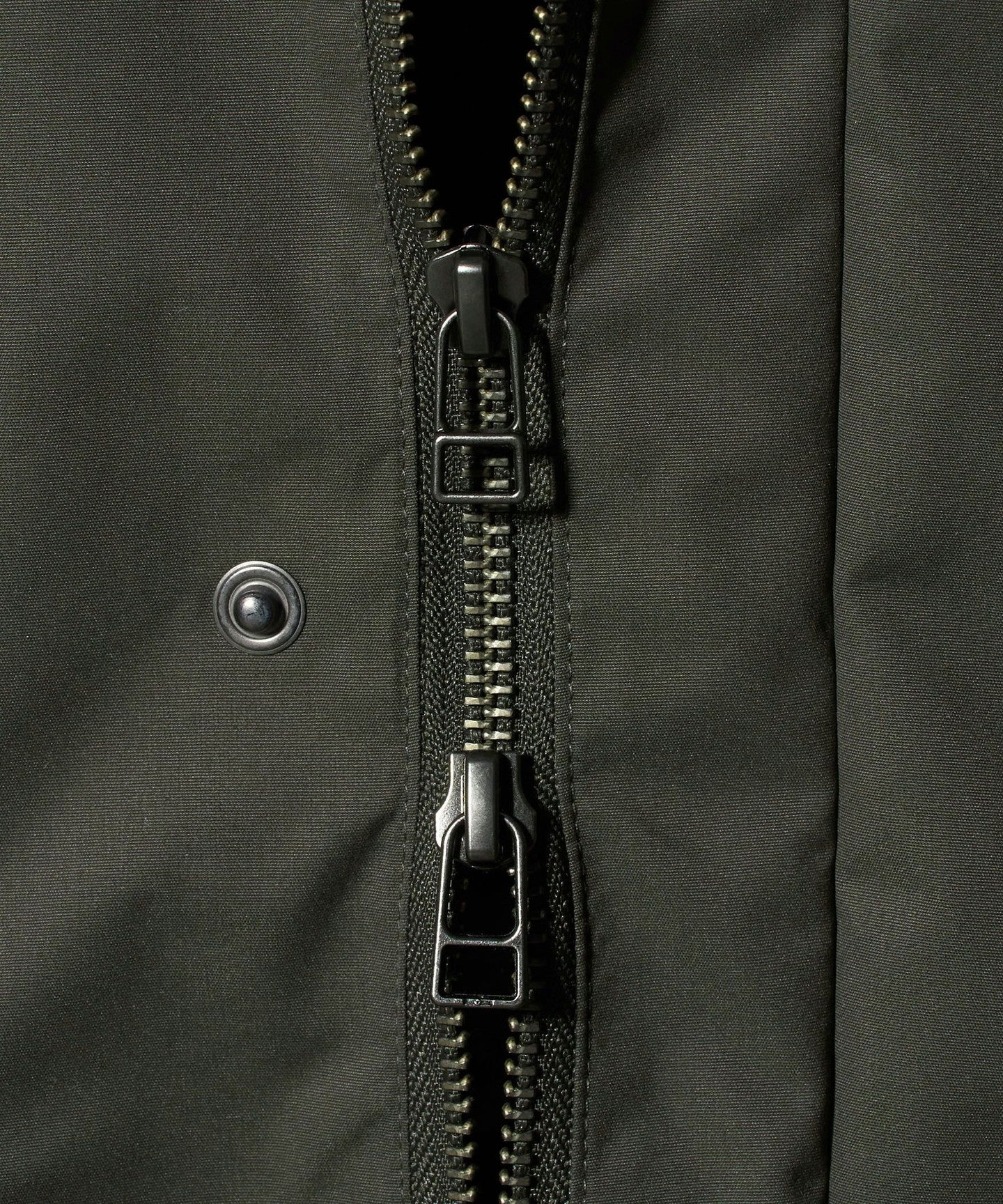 62256000037-d07.jpg