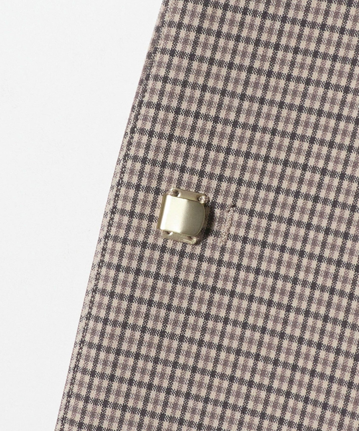63256990439-d12.jpg