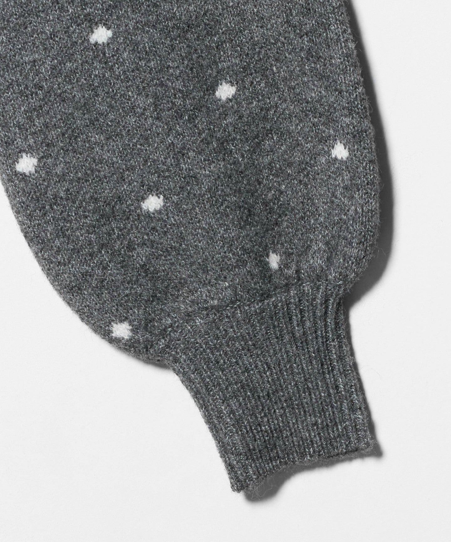 64136000018-d03.jpg