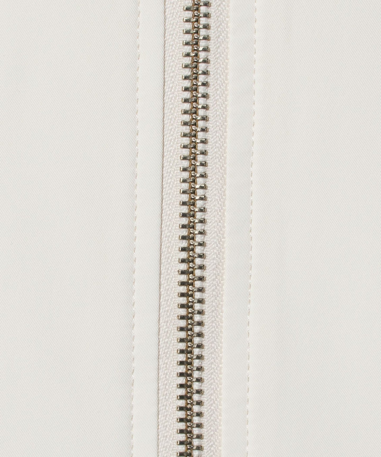 64256000037-d20.jpg