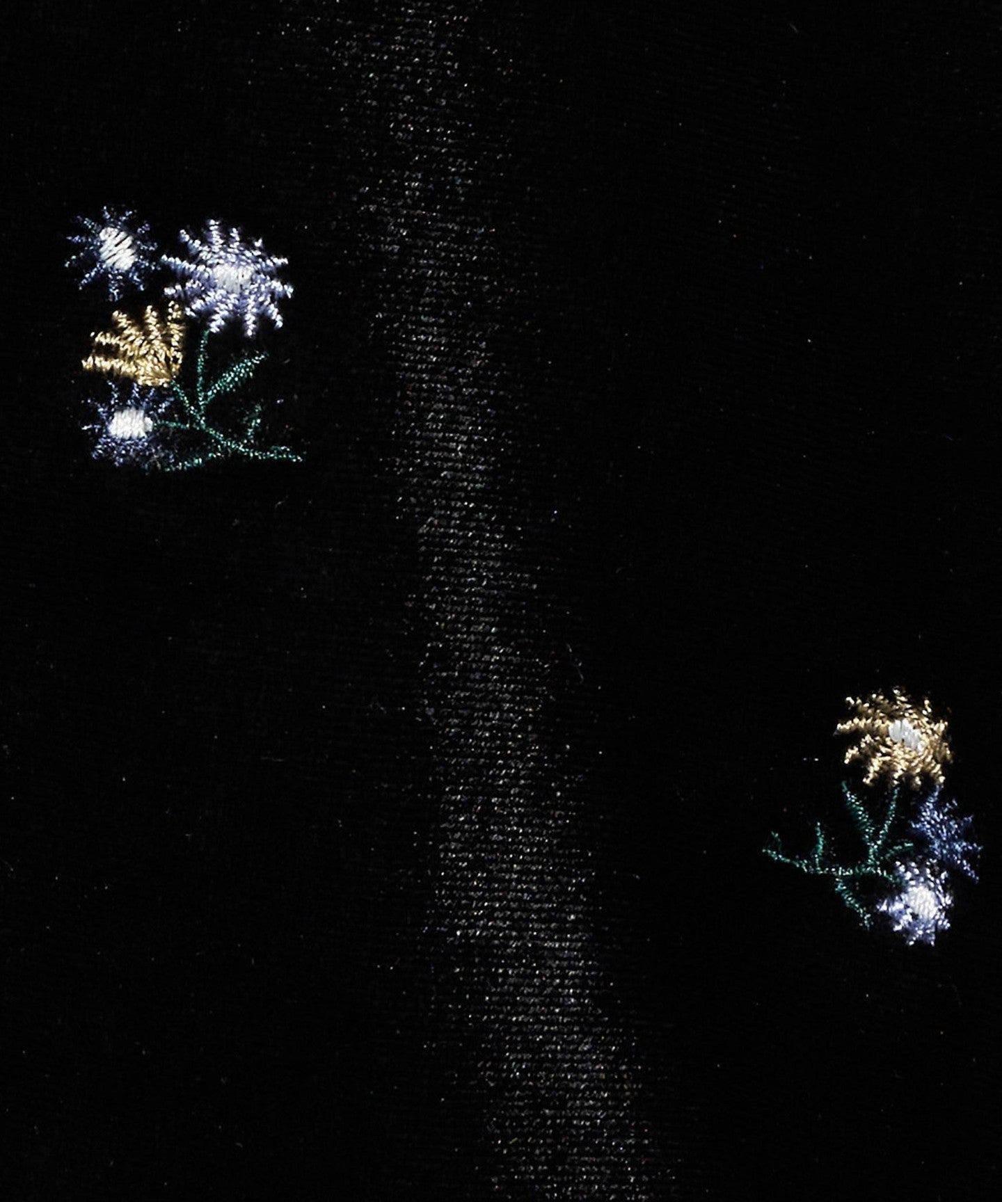 64276000030-d08.jpg