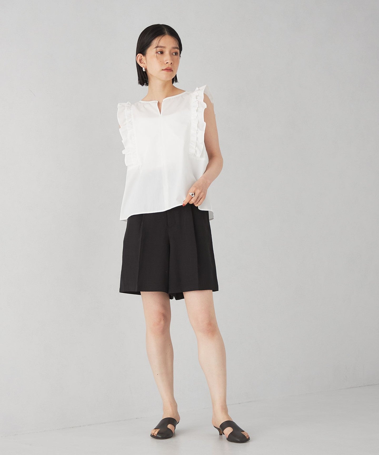 66166990978-d06.jpg