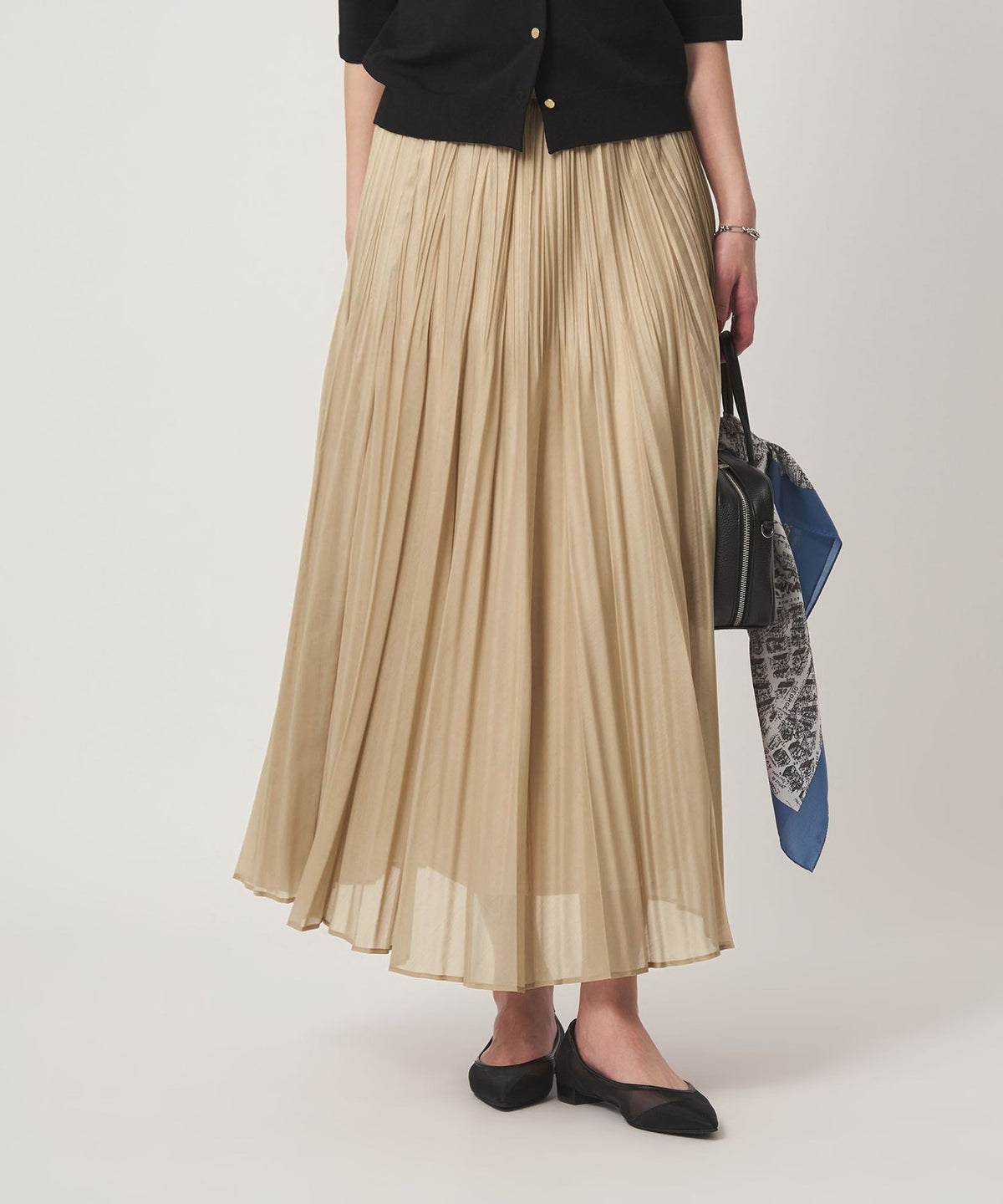 Jupe plissée semi-transparente légère