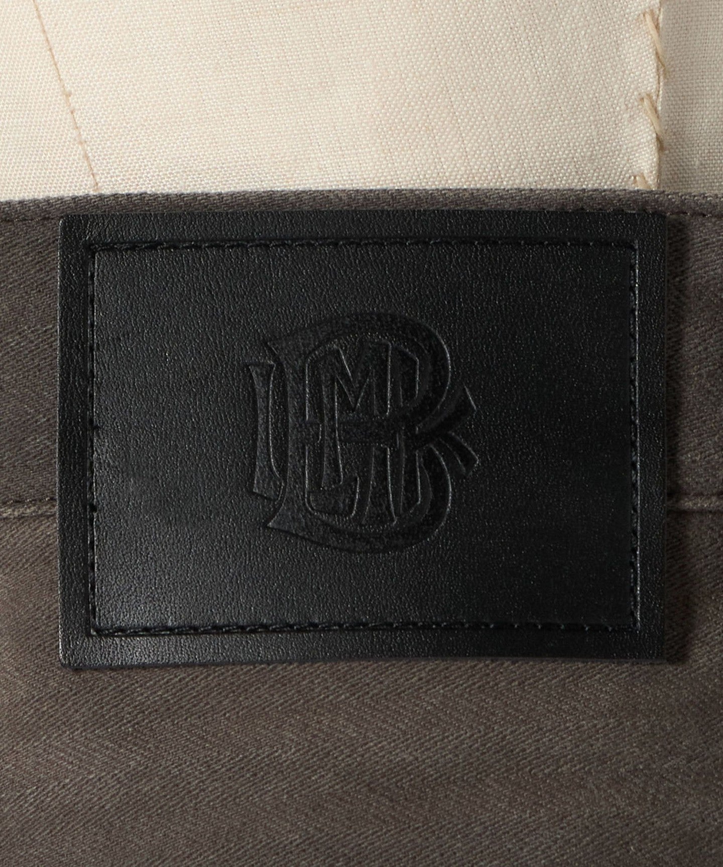 79142000015-d18.jpg