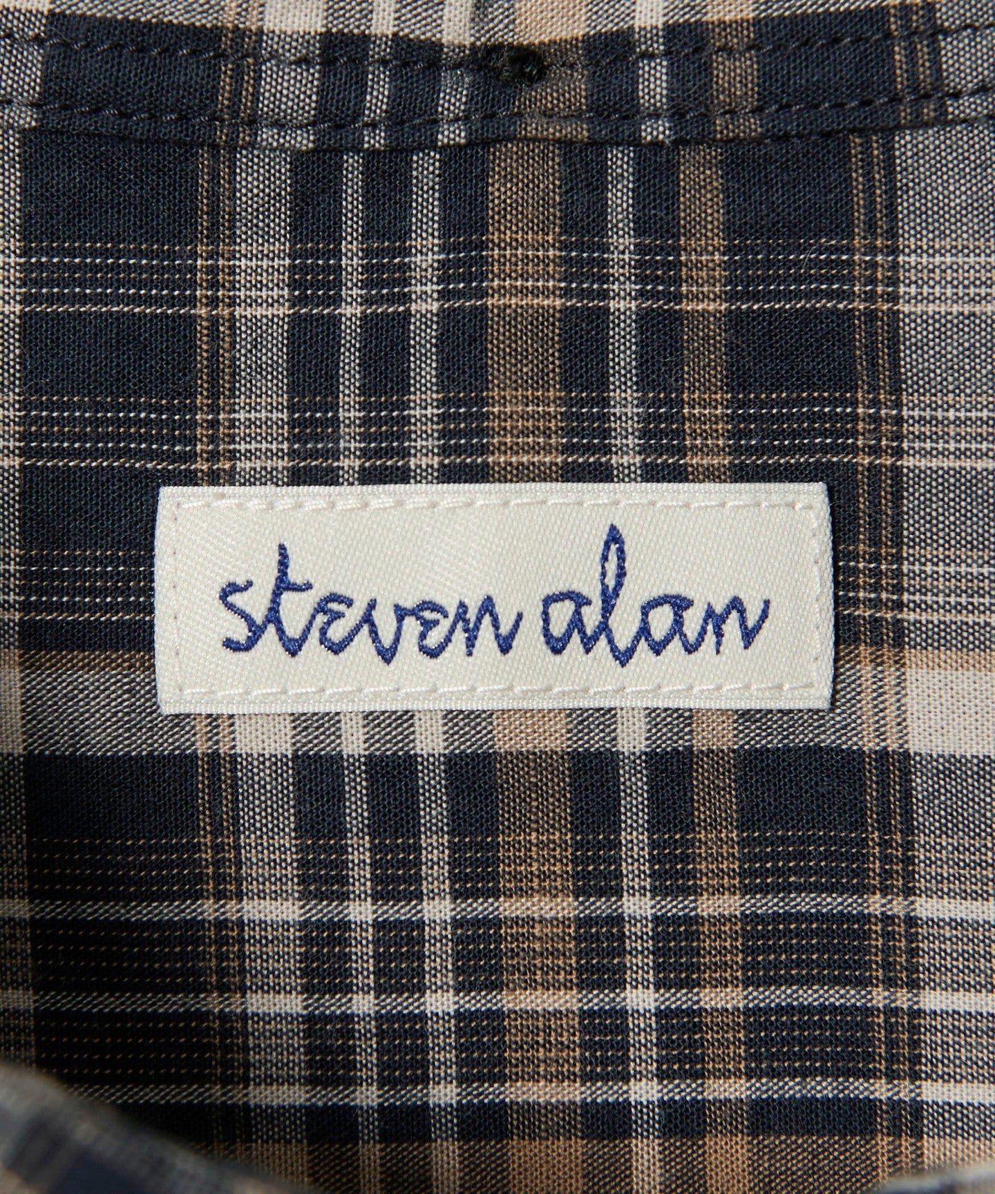 81112000005-d30.jpg