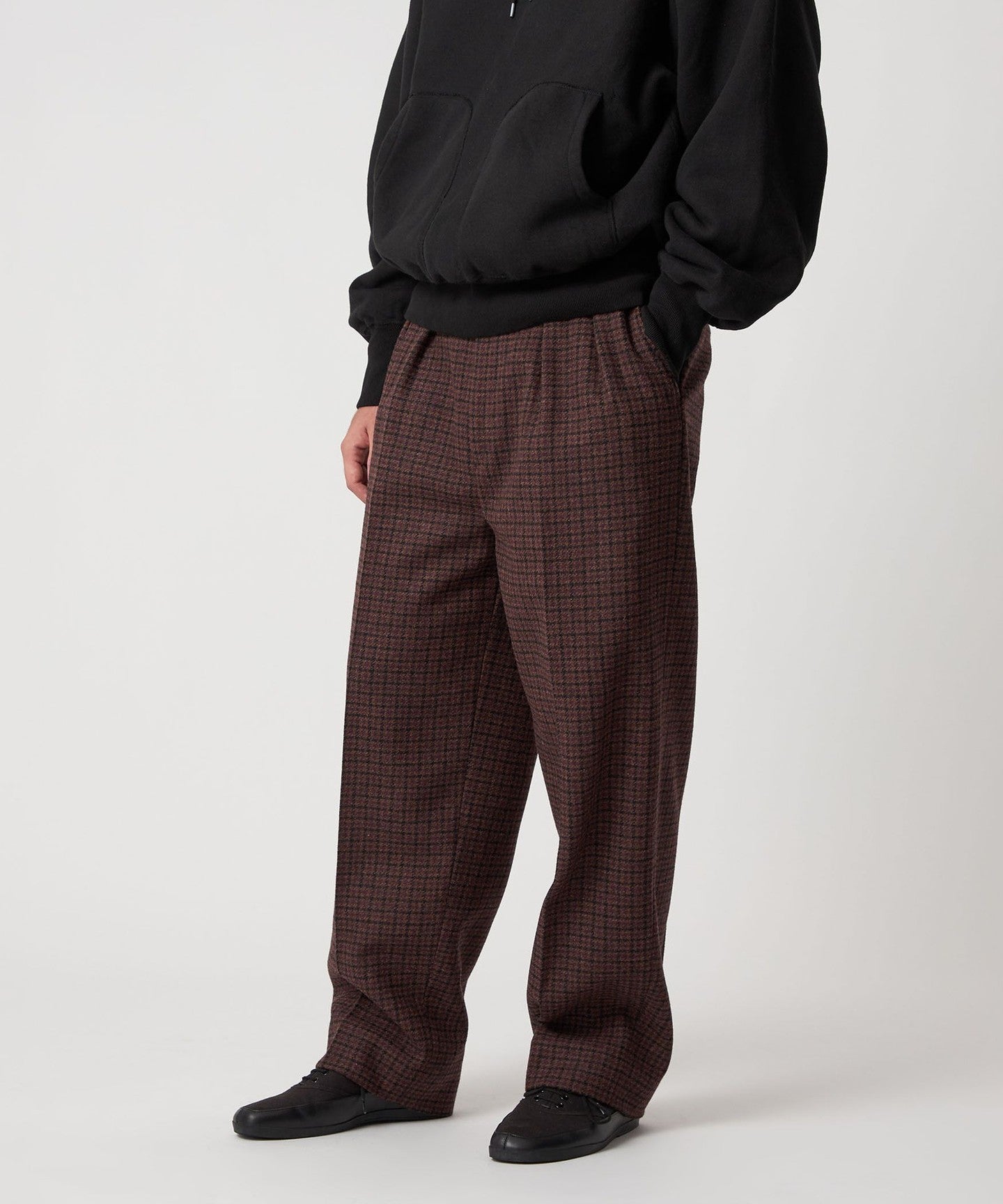 81141000008-d03.jpg