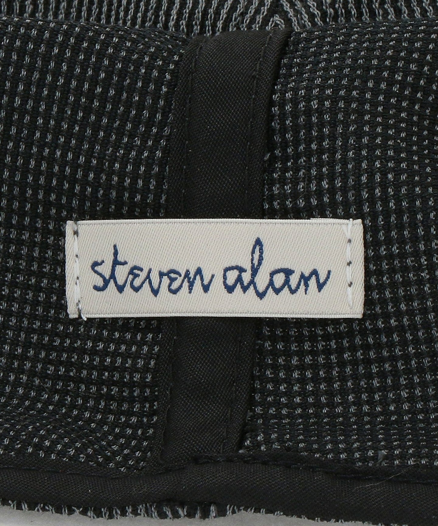 81386990604-d09.jpg